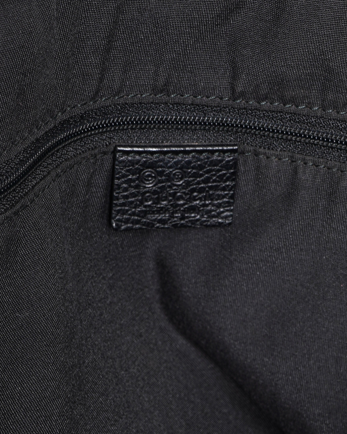 Gucci pelham gg canvas shoulder bag