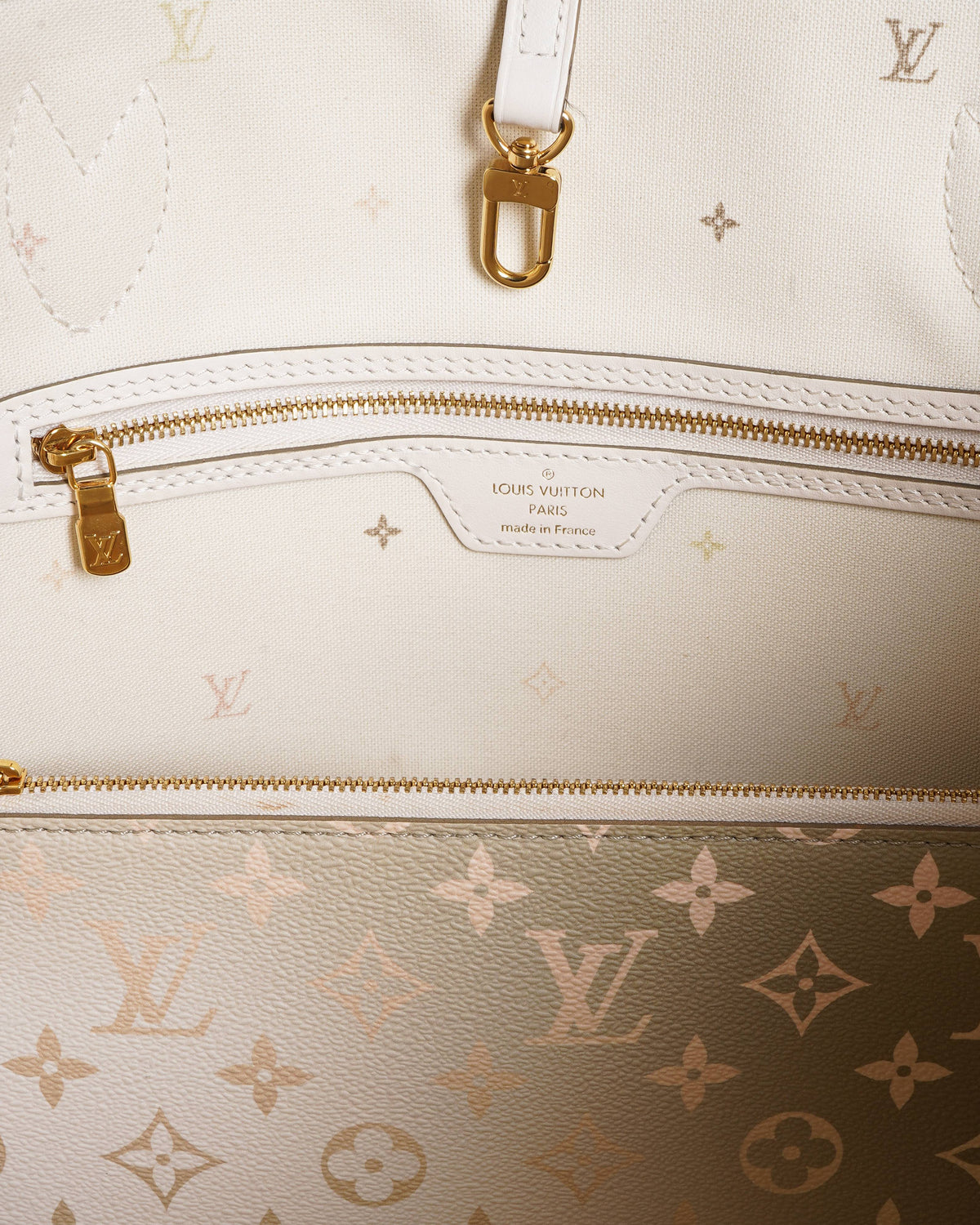 Louis Vuitton 
Limited Edition Sunset Kaki Monogram Neverfull MM Bag