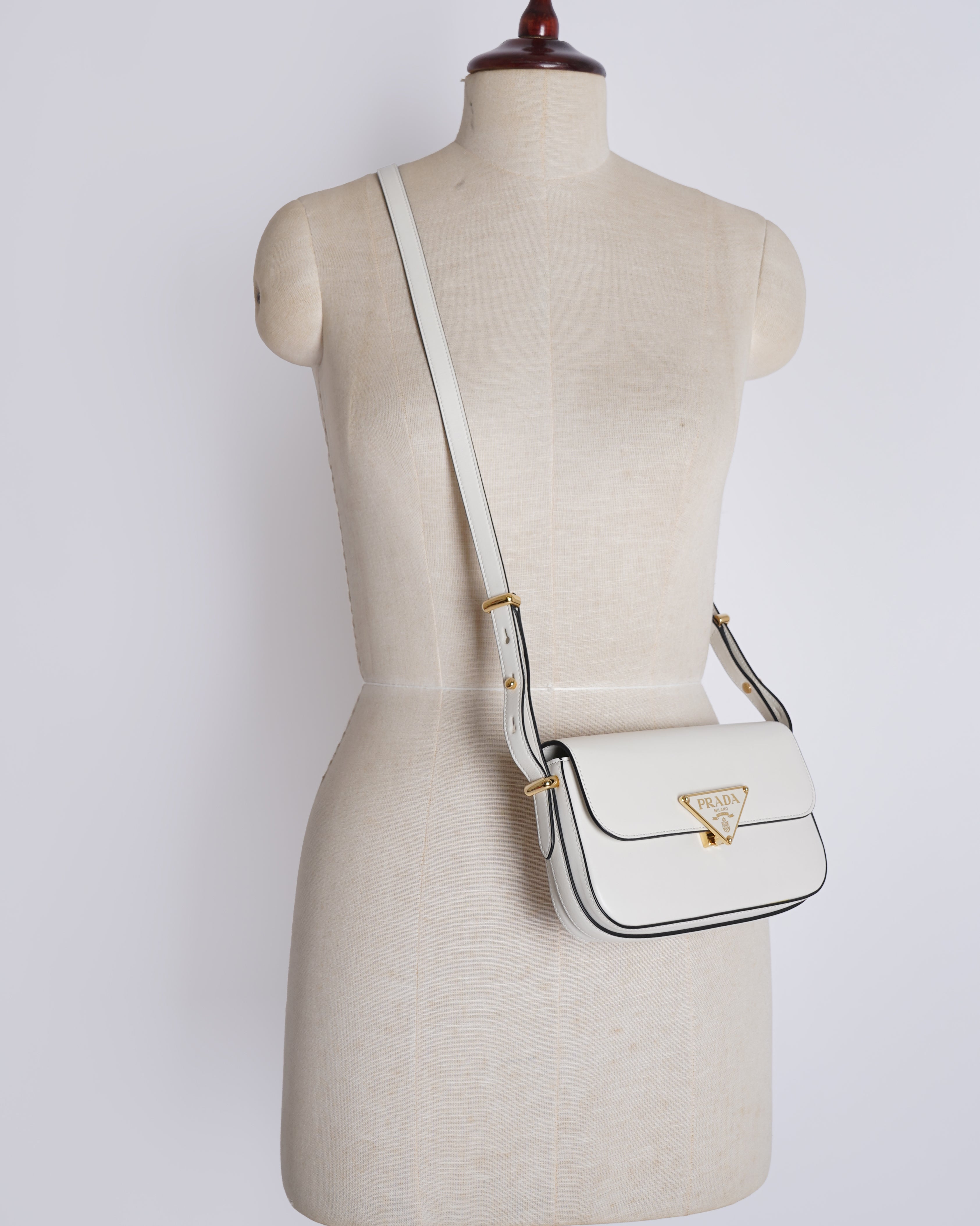 SS2003 PRADA L ハンドルバック ホワイト系 PRADA Saffiano Cuir Calfskin Mini Monochrome Top Handle Tote