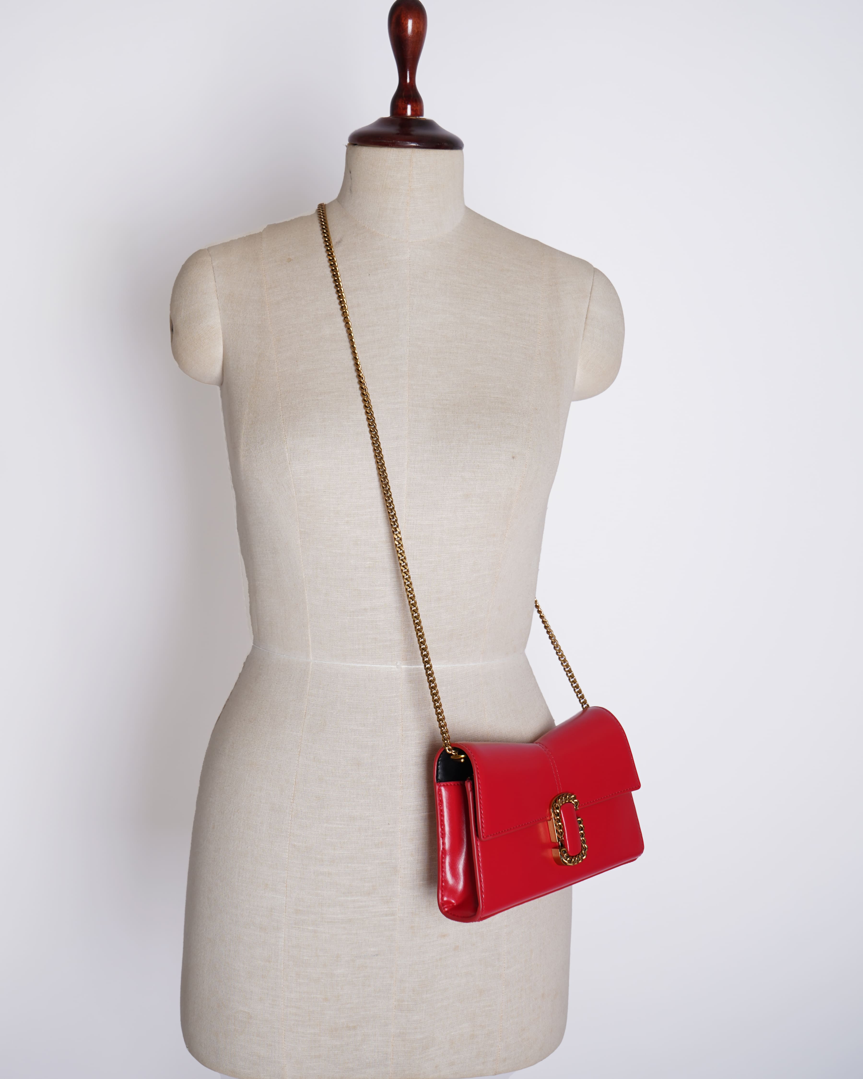 Marc Jacob Chain Wallet In Red