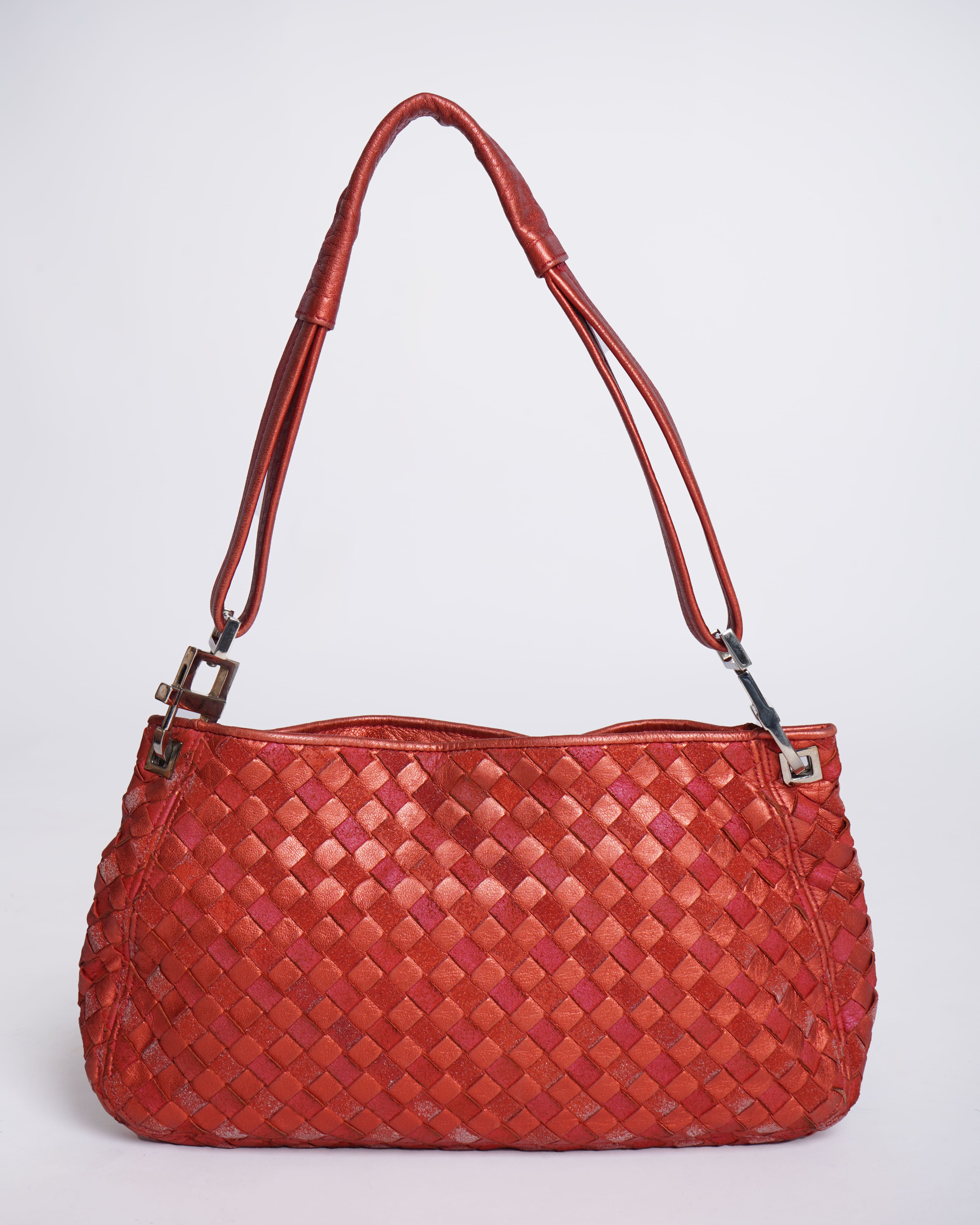 Bottega shoulder bag in red
