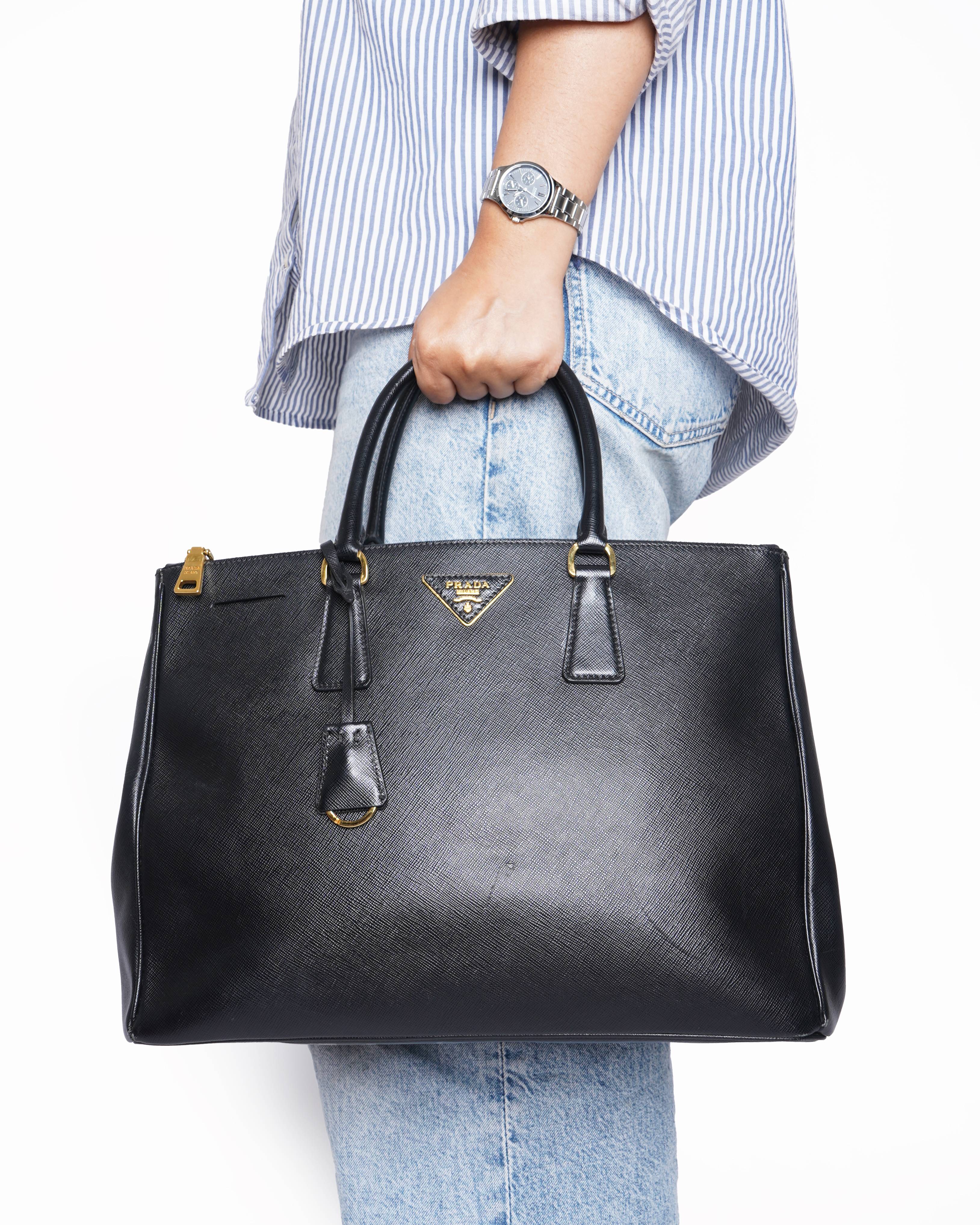 Prada saffiano large galleria tote bag in black