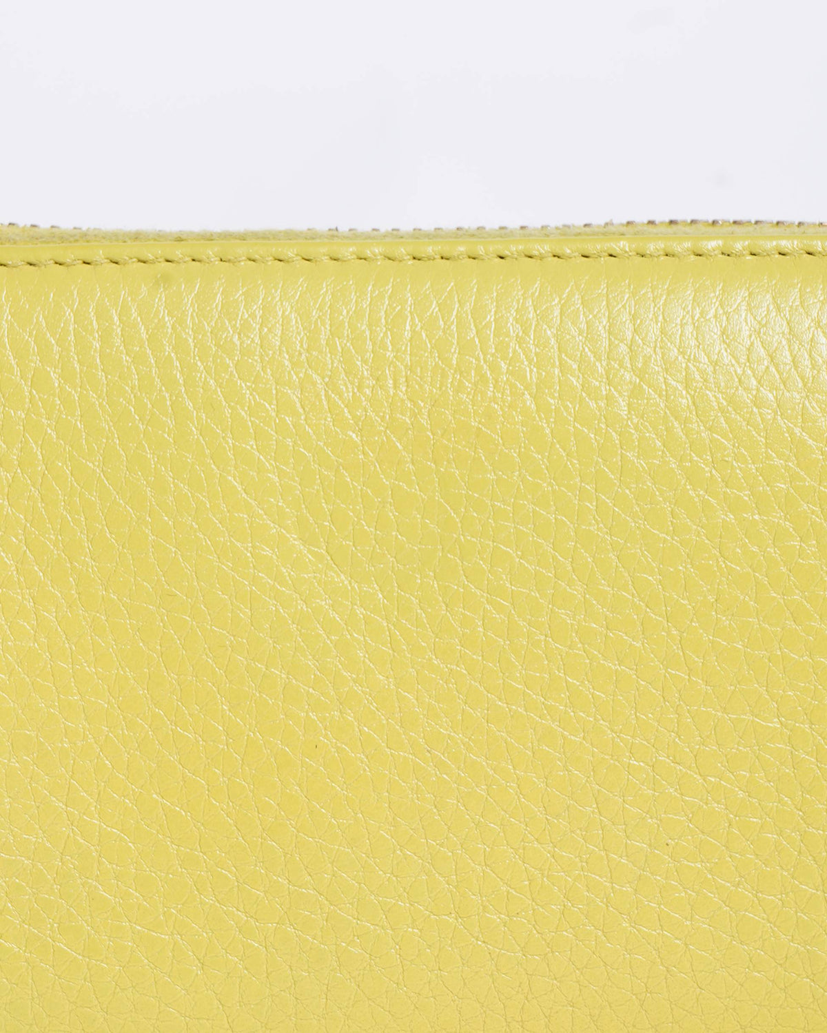 Gucci Leather Zippy Wallet in Yellow