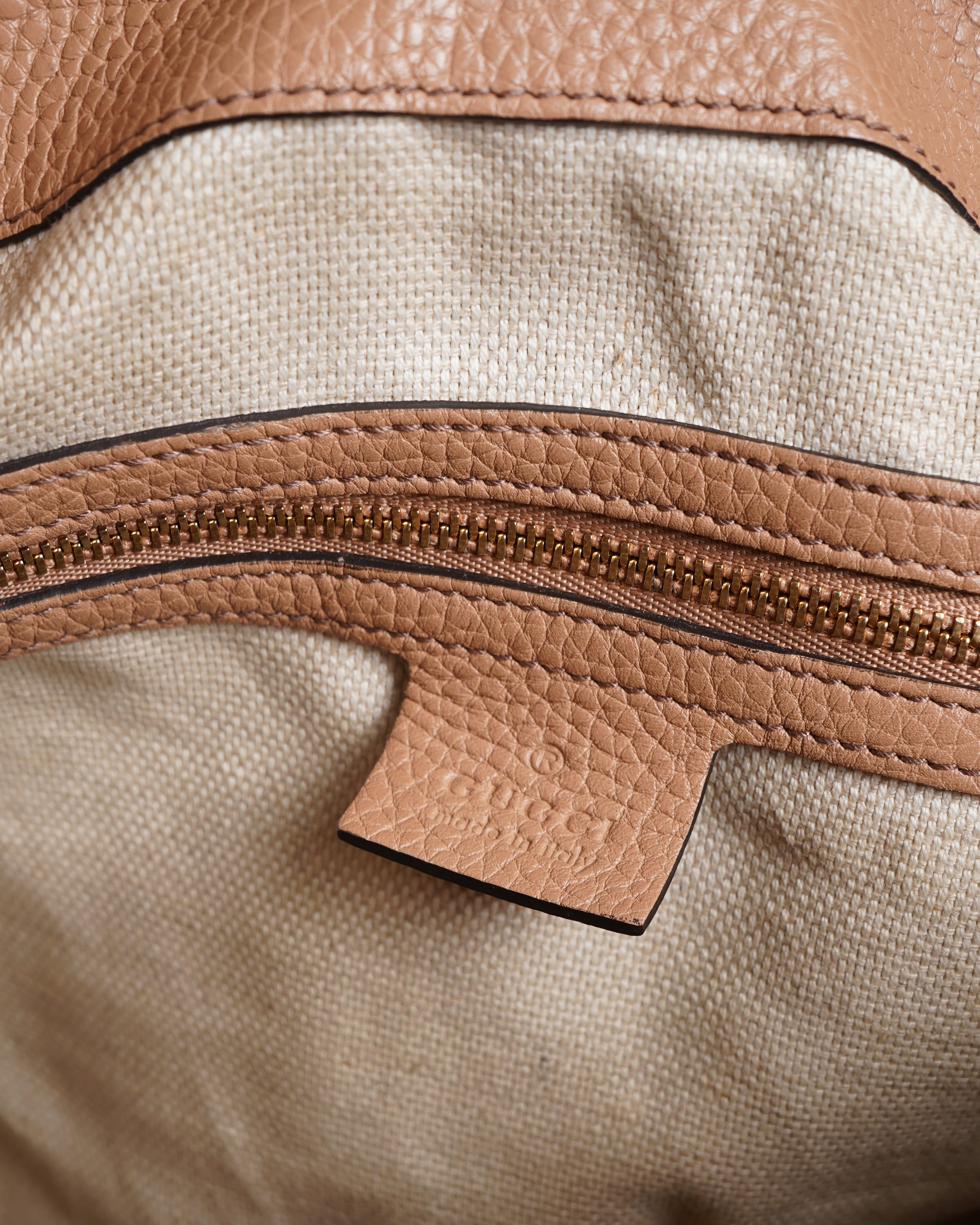 Gucci Soho shoulder Bag In Beige