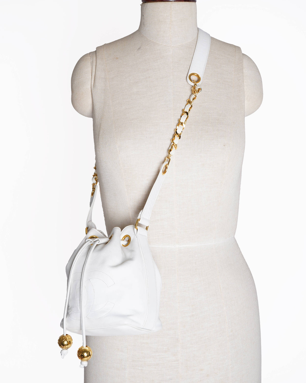 Chanel 1990's vintage labmskin bucket bag