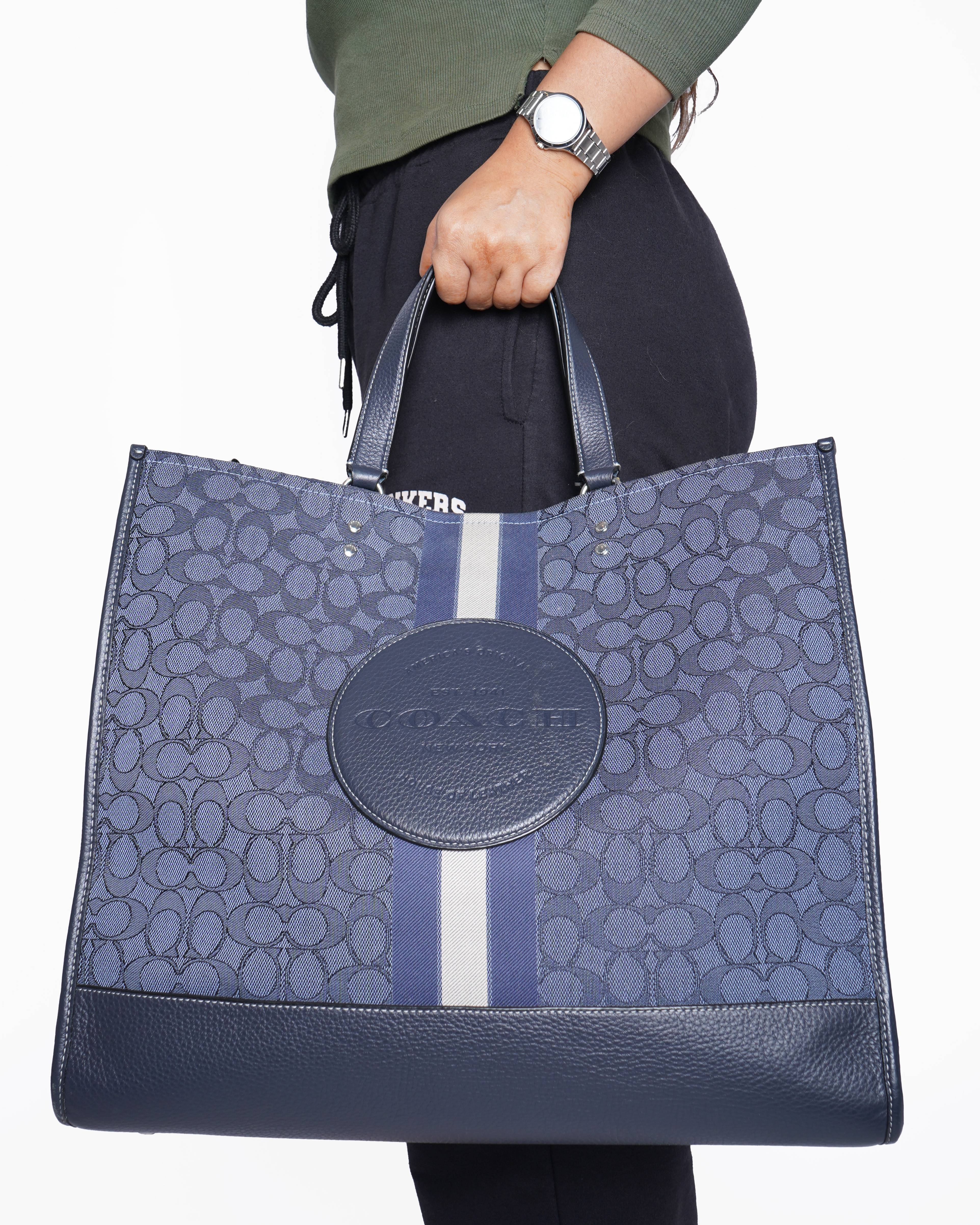 Coach dempsey tote 40 in signature jacquard