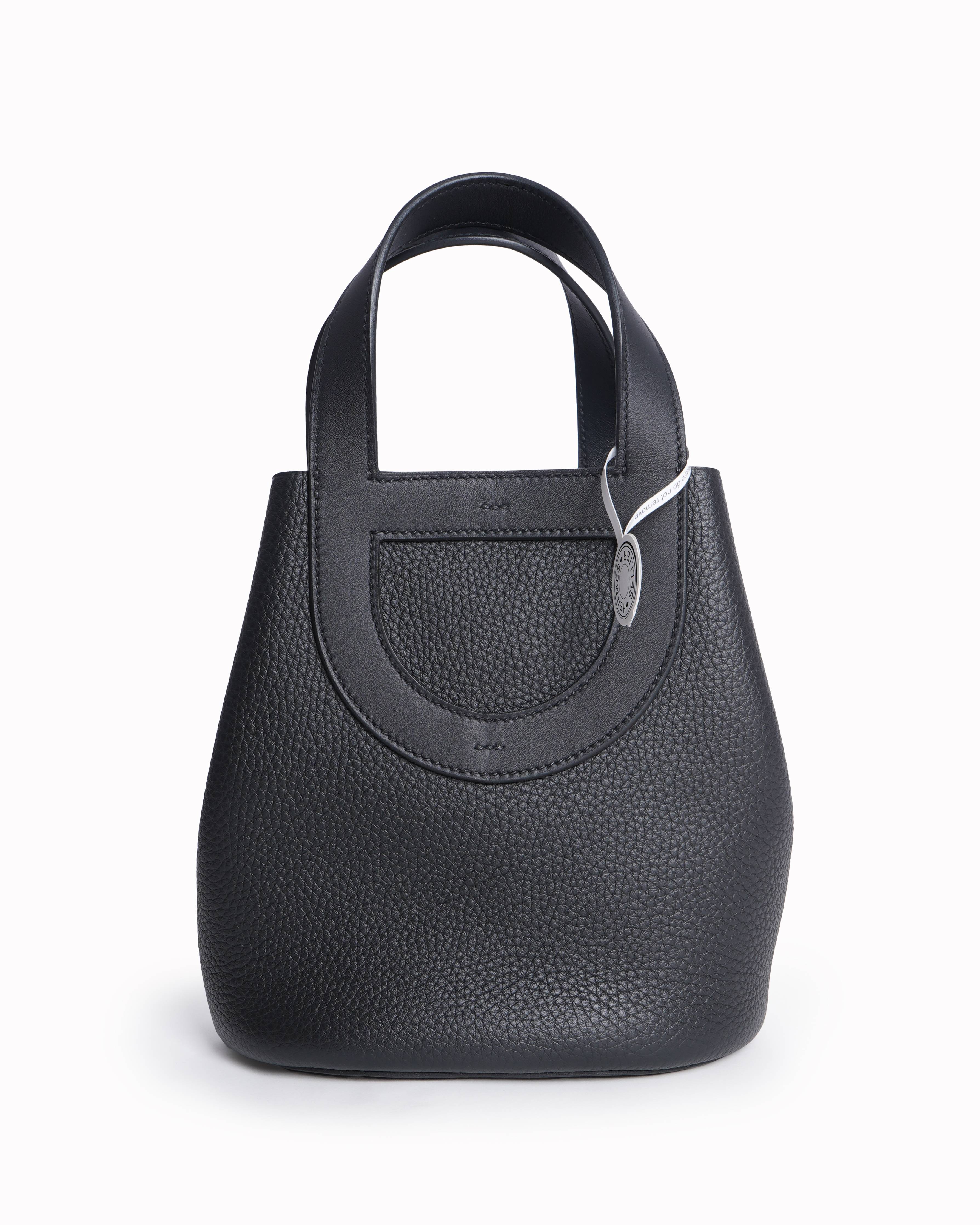 Hermès In-the-Loop 18 Bag in Black Noir Clemence
