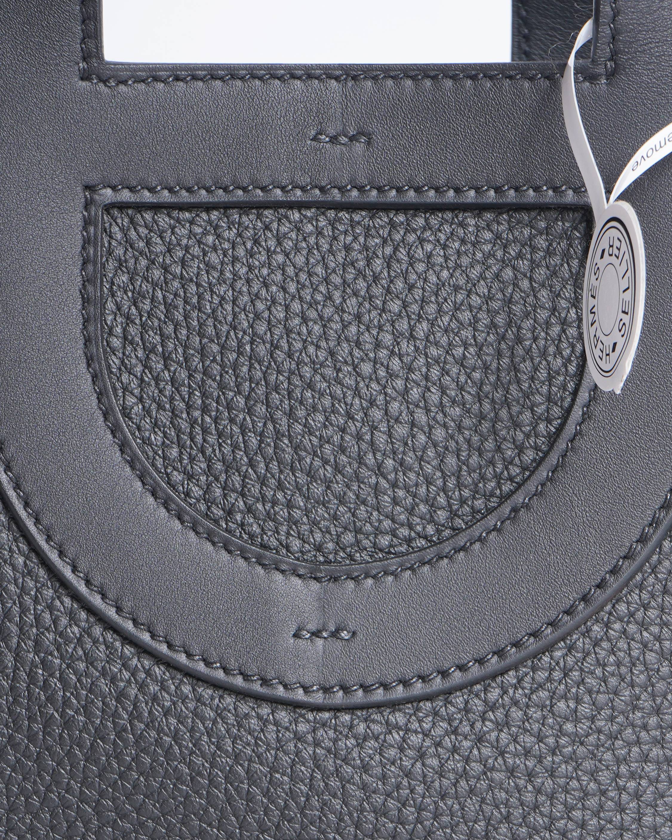 Hermès In-the-Loop 18 Bag in Black Noir Clemence
