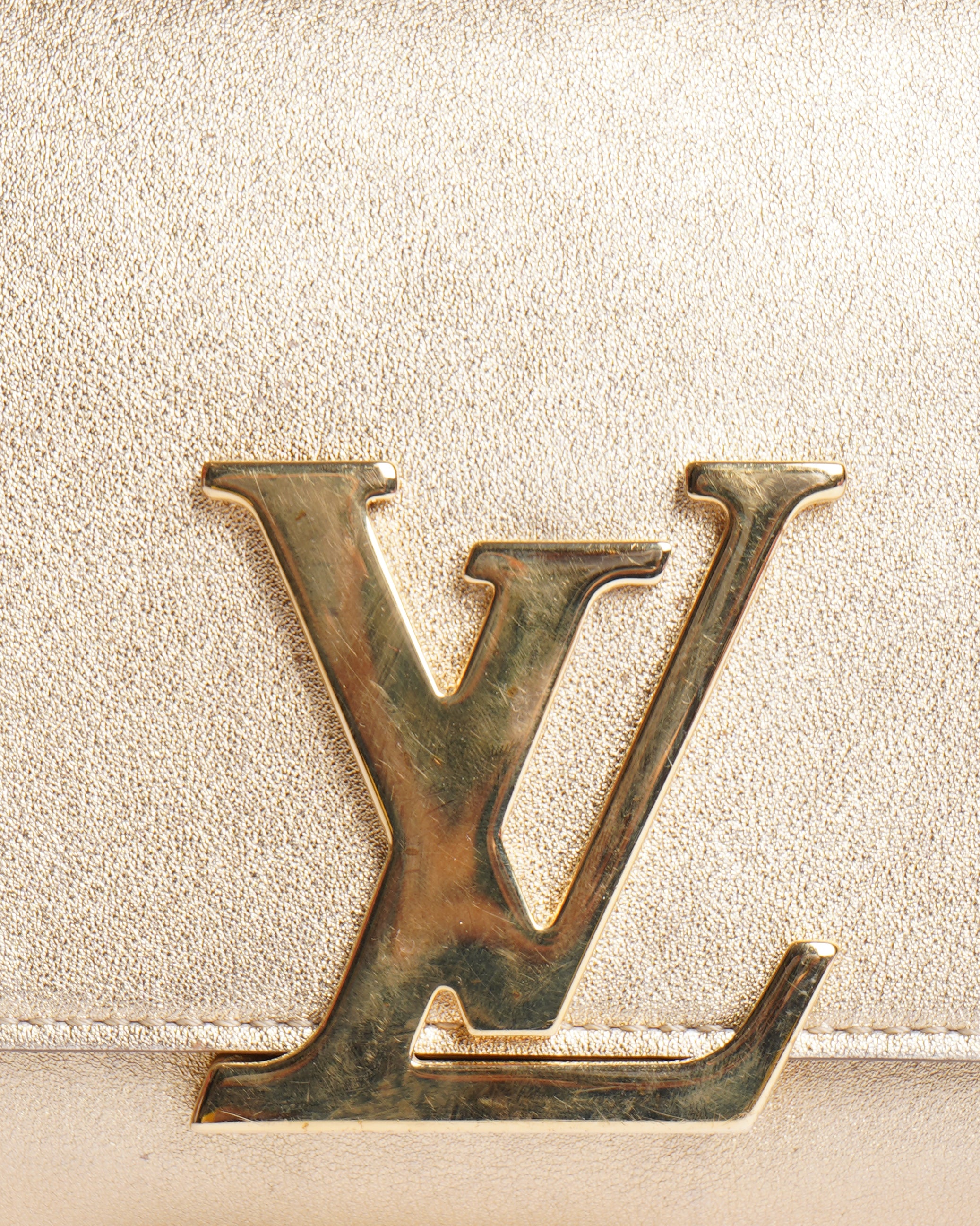 LOUIS VUITTON ゴールドクラッチバッグ Authentic Pre-loved Louis Vuitton Neo Sobe Louise Gold Clutch | My