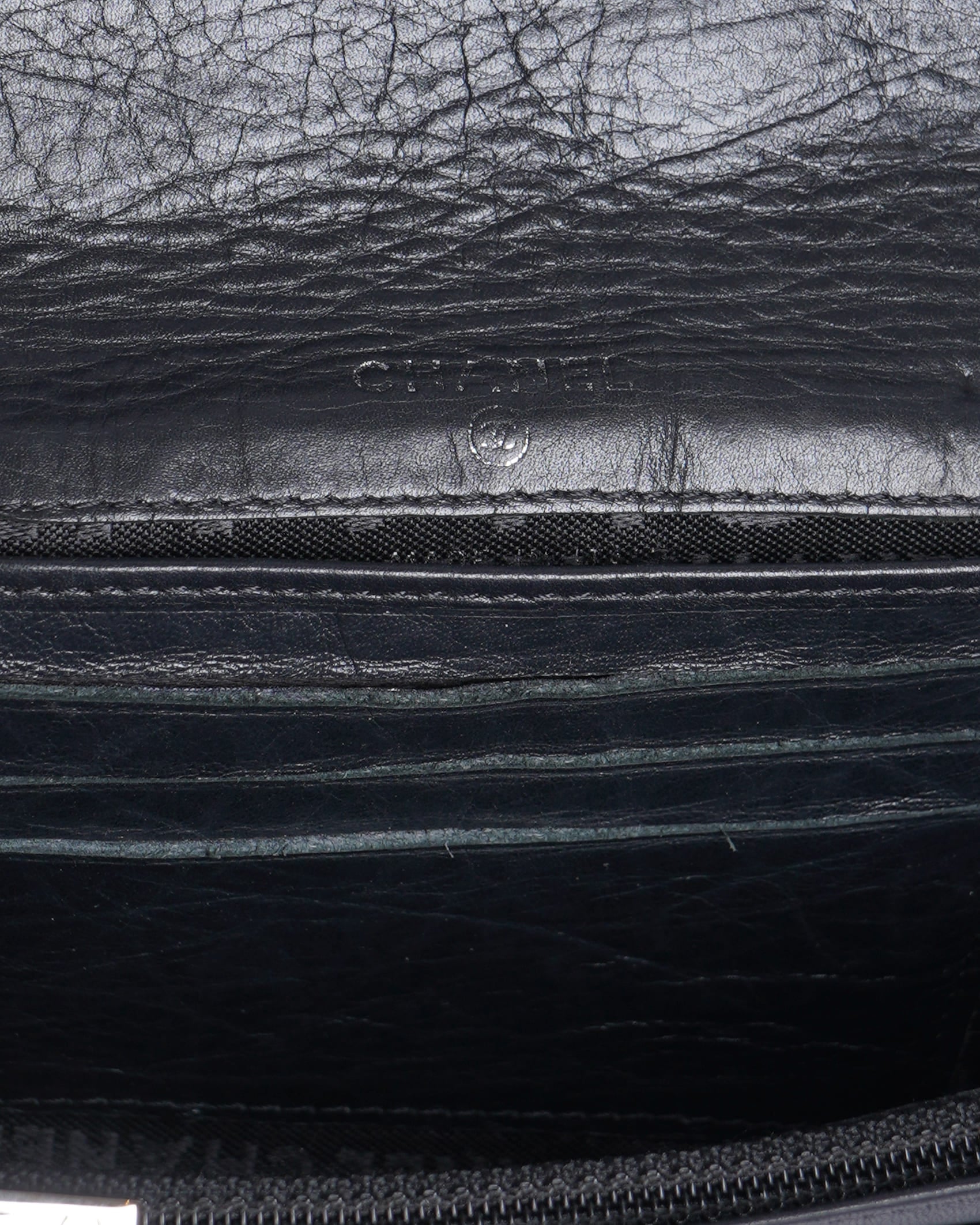 Chanel Quilted Leather Women's Wallet In Black