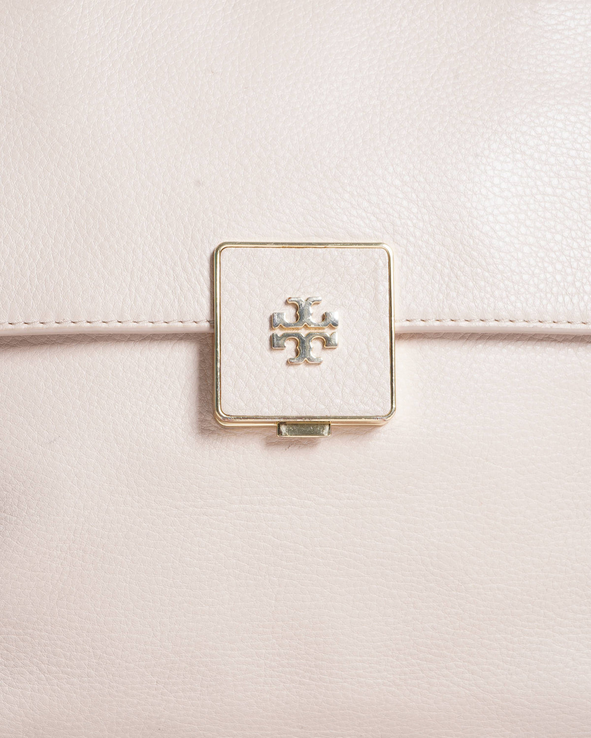 Tory Burch
LIght Pink women's shoulder bag