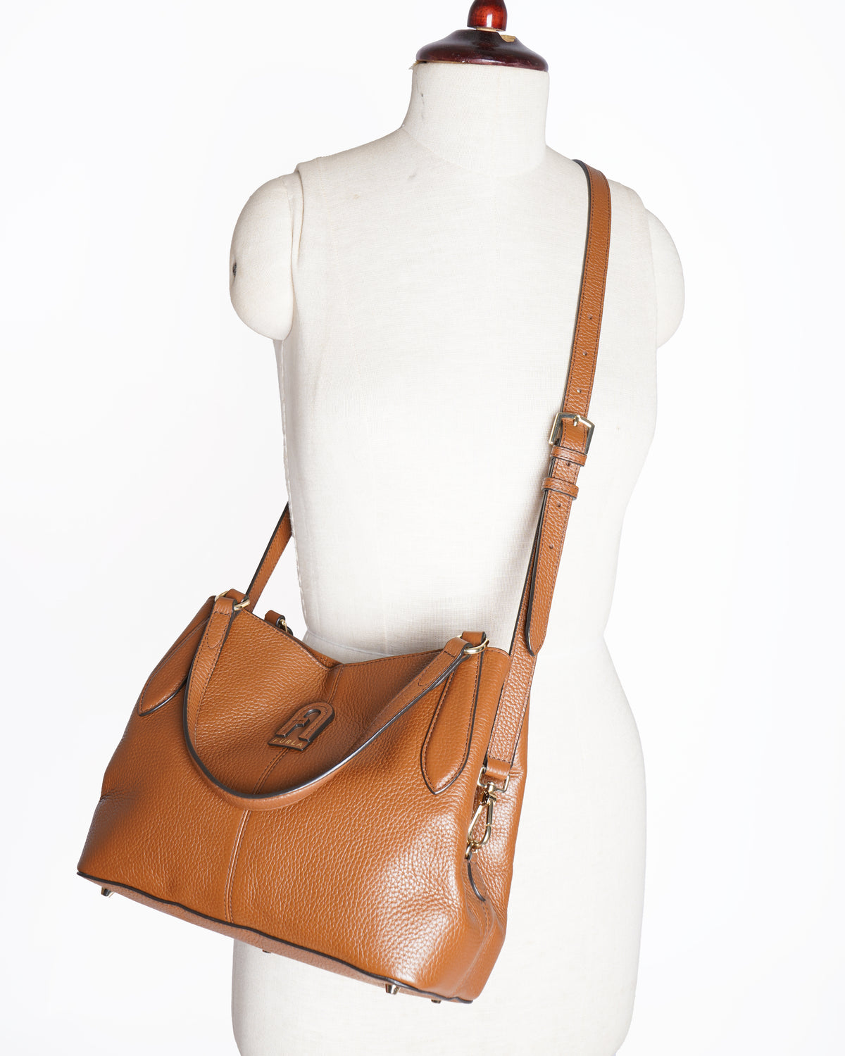 Furla 
Daphne Leather Tote Handbag Brown