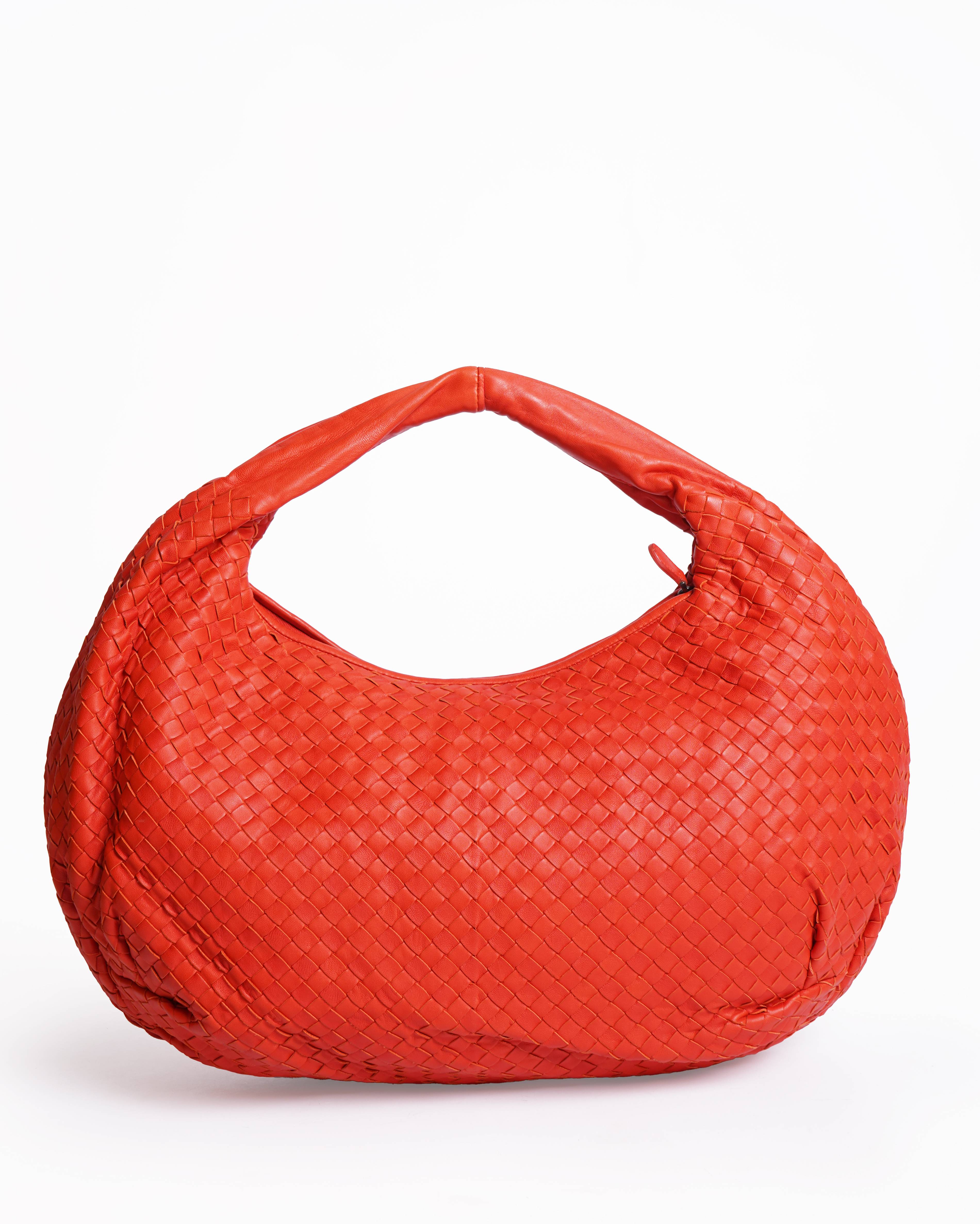 Bottega Veneta Intrecciato Hobo Bag In Fuchsia Red