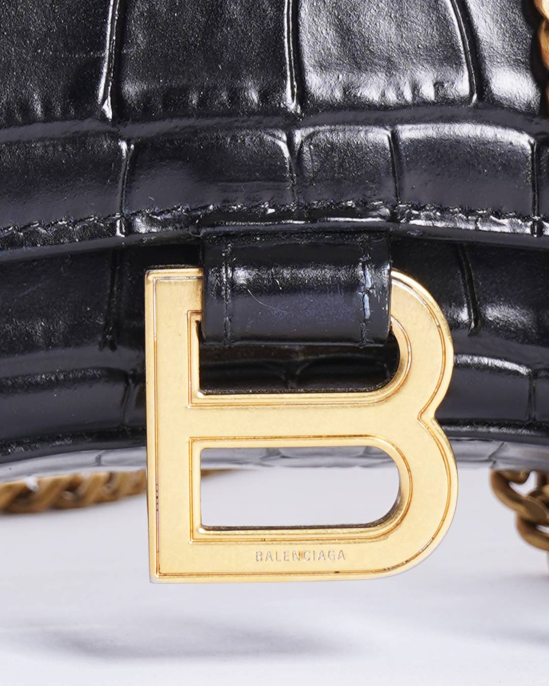 Balenciaga Hourglass Wallet On Chain