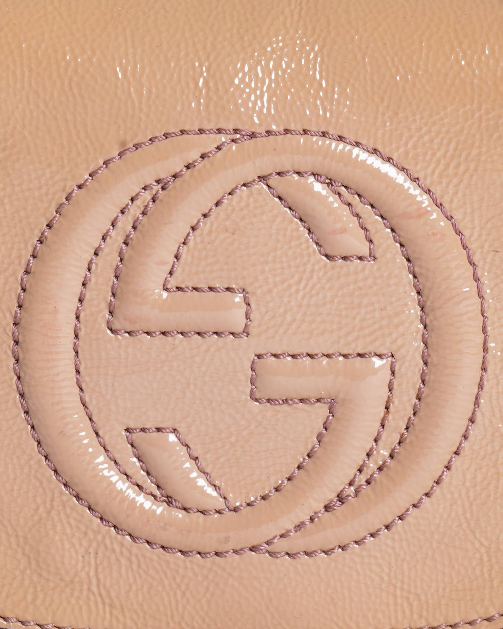 Gucci Beige Patent Leather Soho Flap Chain Crossbody Bag