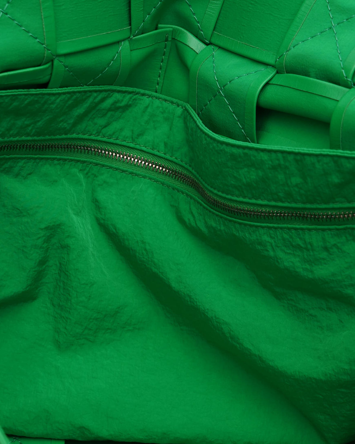 Bottega Veneta Maxi Cassette Shoulder Bag In Green