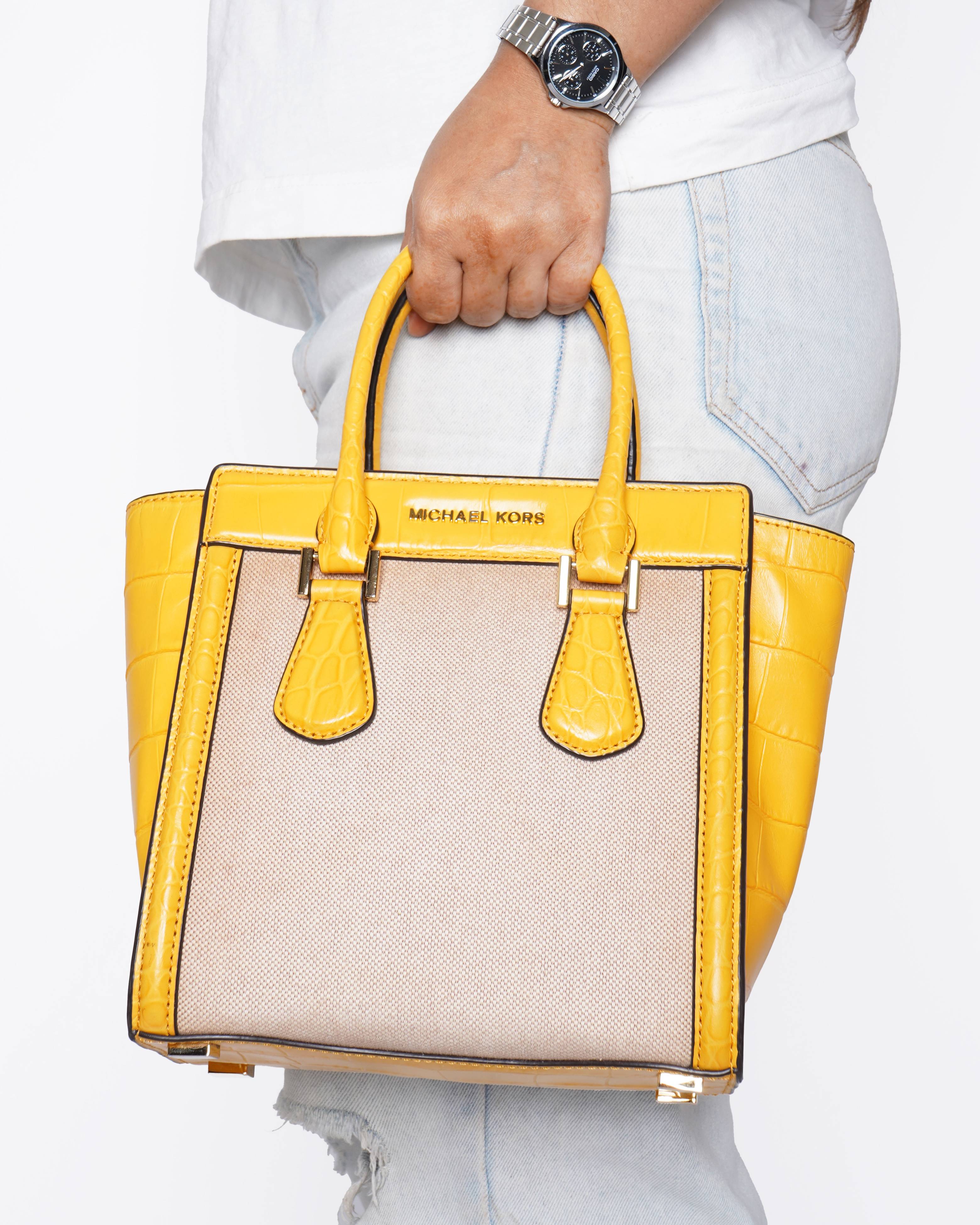 Michael Kors Mini Crossbody bag In Yellow & Beige