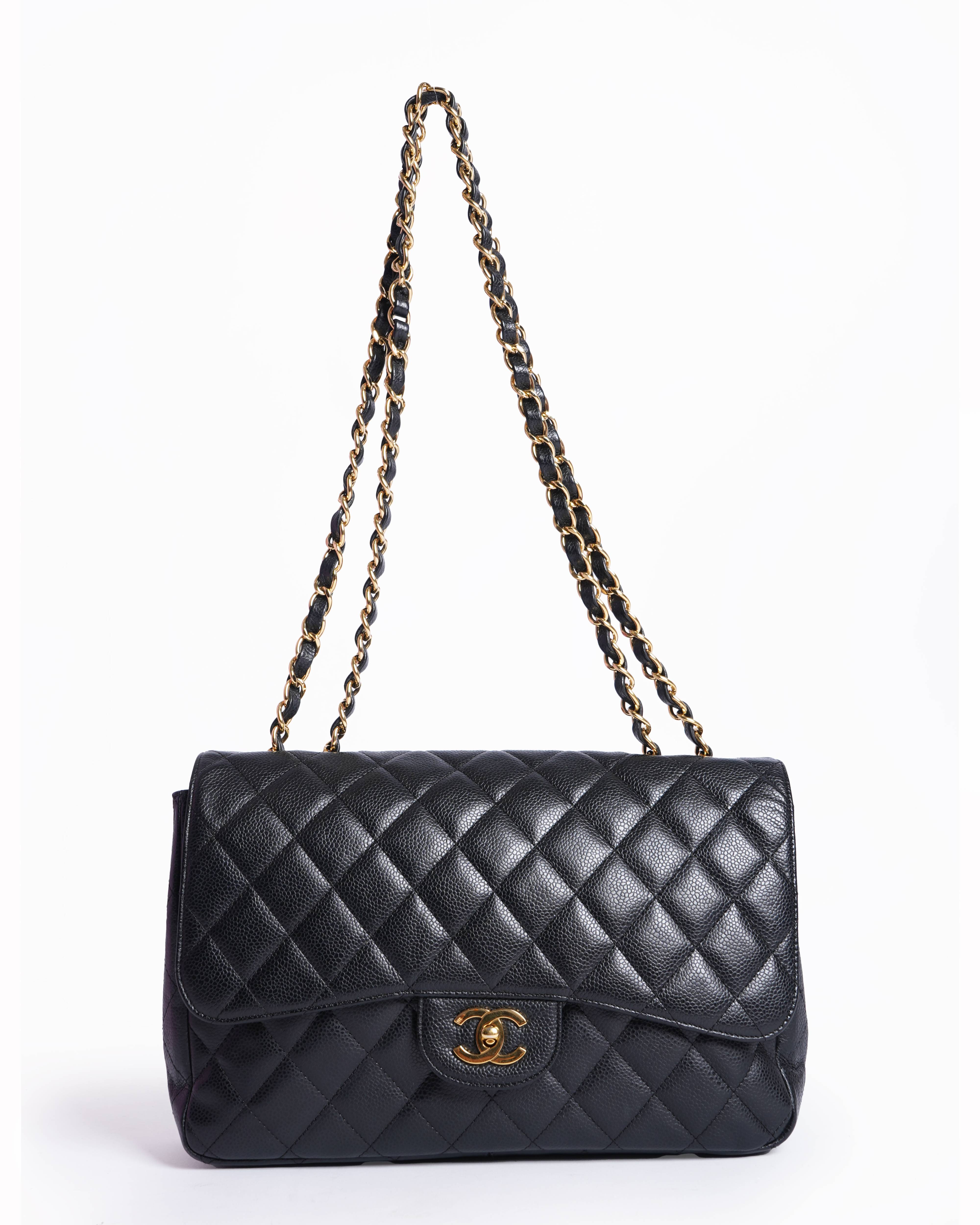 Chanel maxi classic flap in grained calfskin and gold hardware Shoulder Bag