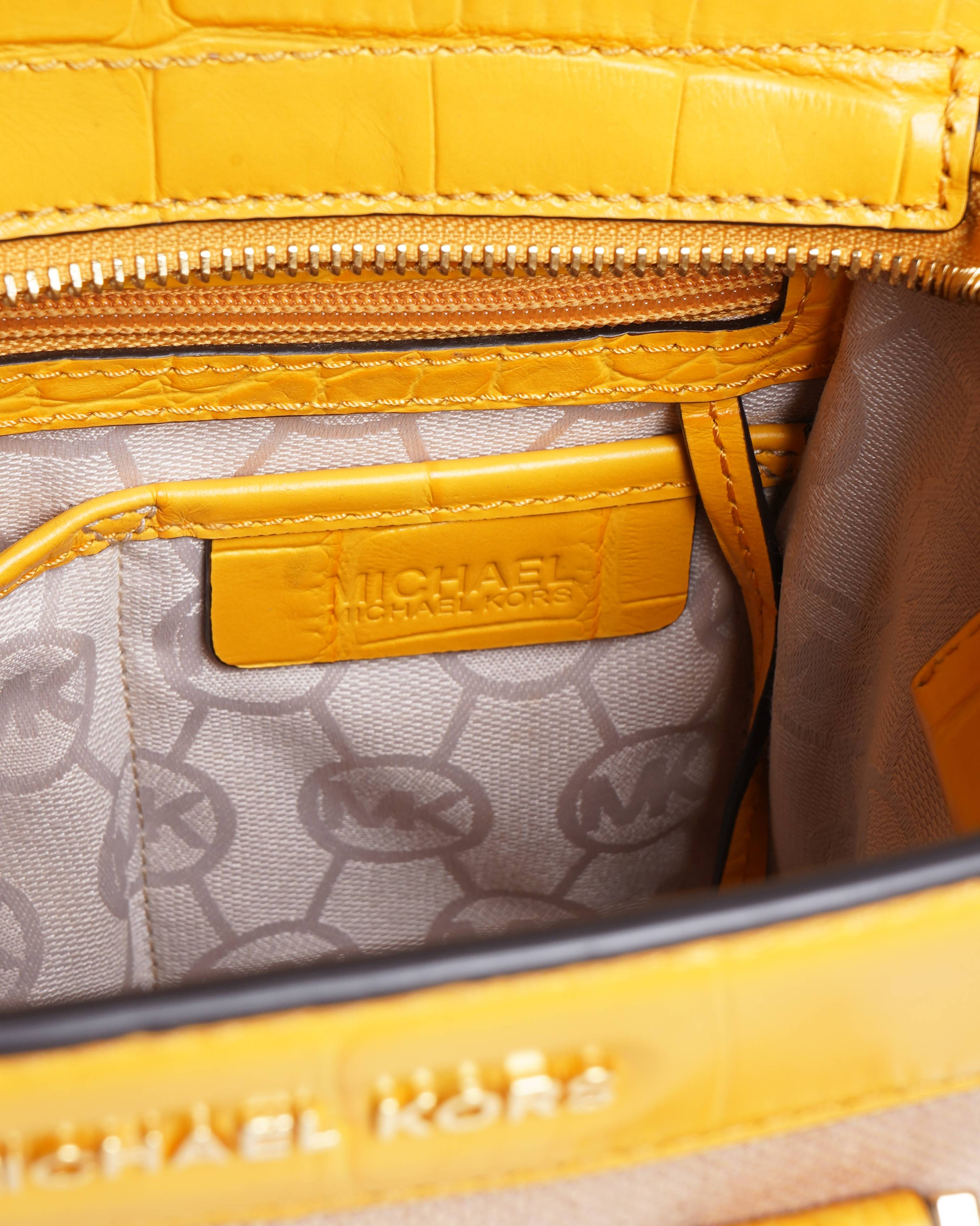 Michael Kors Mini Crossbody bag In Yellow & Beige