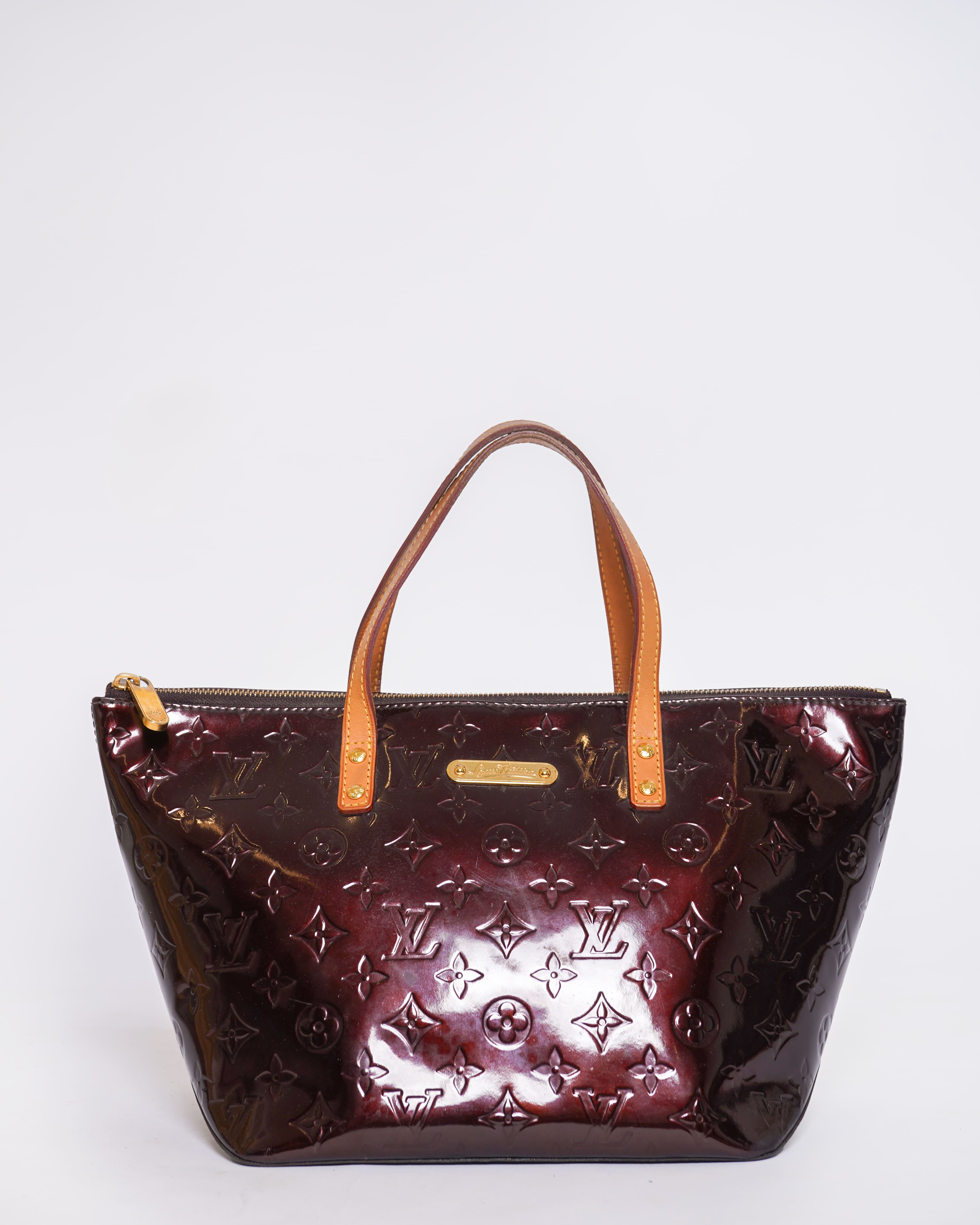 Louis Vuitton Bellevue MM bag, in patent leather In Maroon