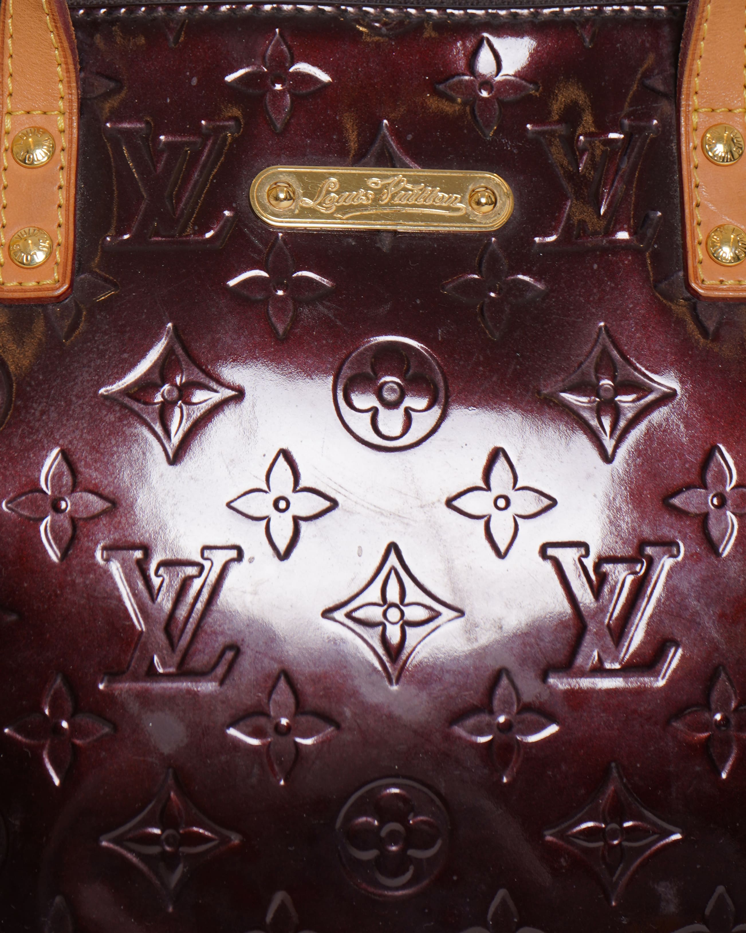 Louis Vuitton Bellevue MM bag, in patent leather In Maroon