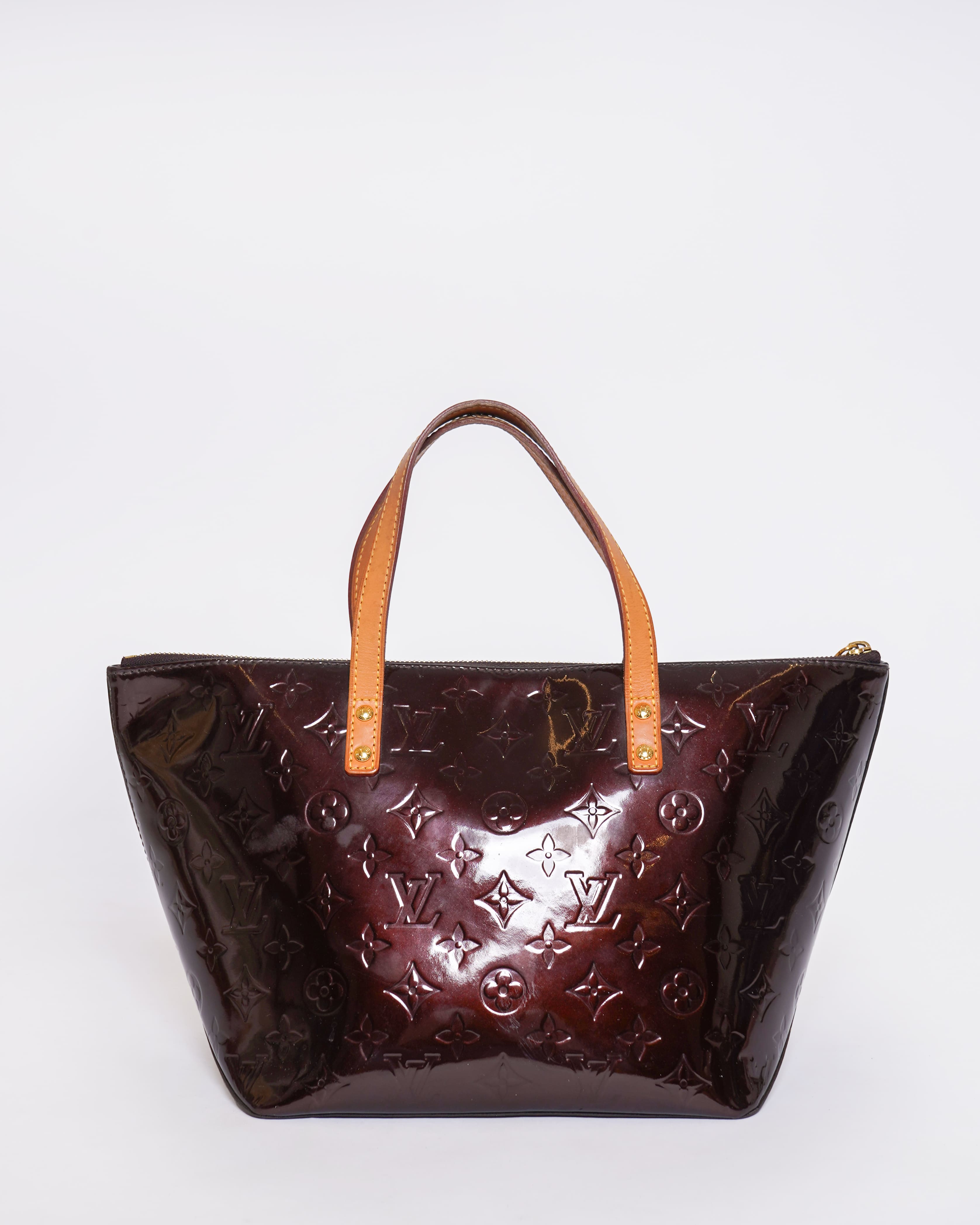 Louis Vuitton Bellevue MM bag, in patent leather In Maroon