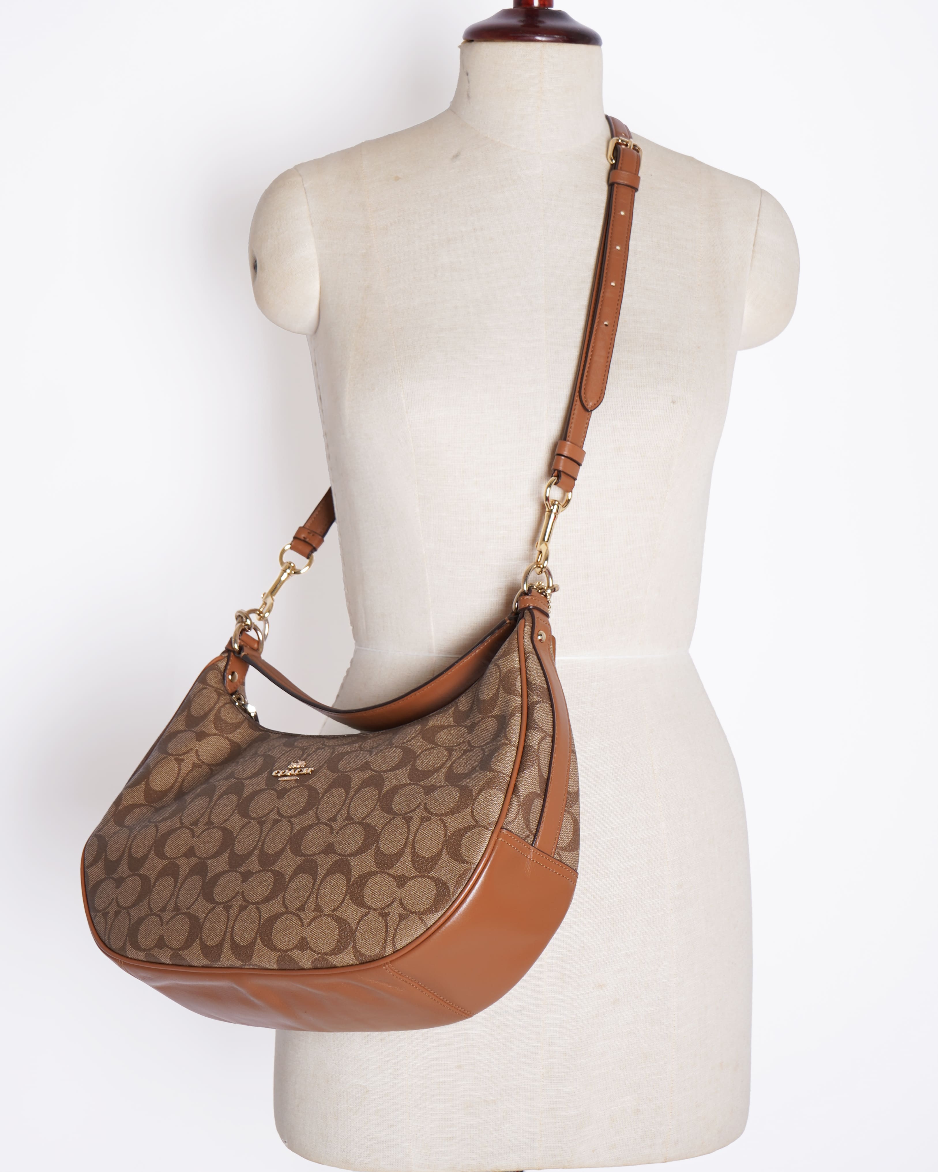 Coach Teri Shoulder Bag In Signature Canvas