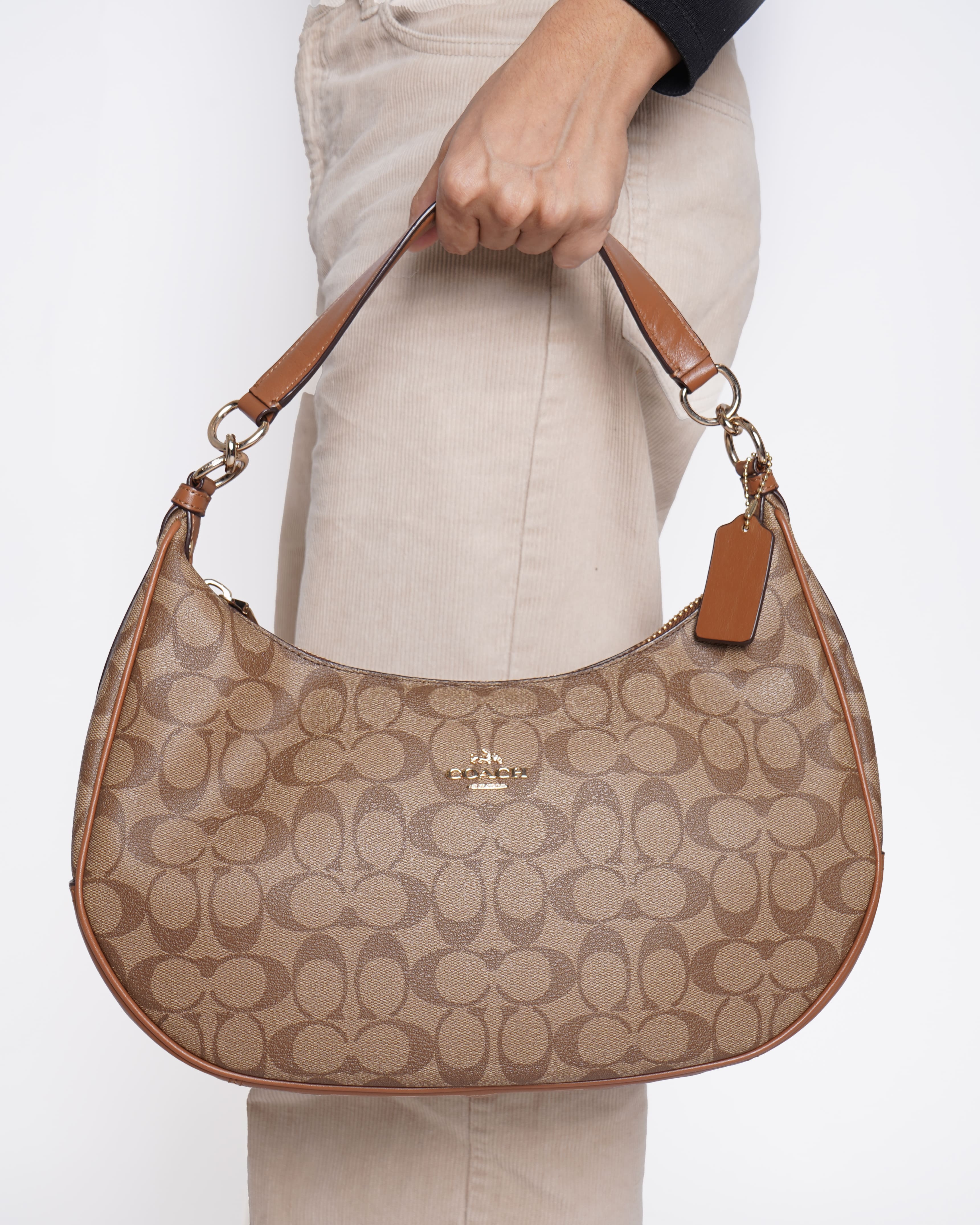 Coach Teri Shoulder Bag In Signature Canvas