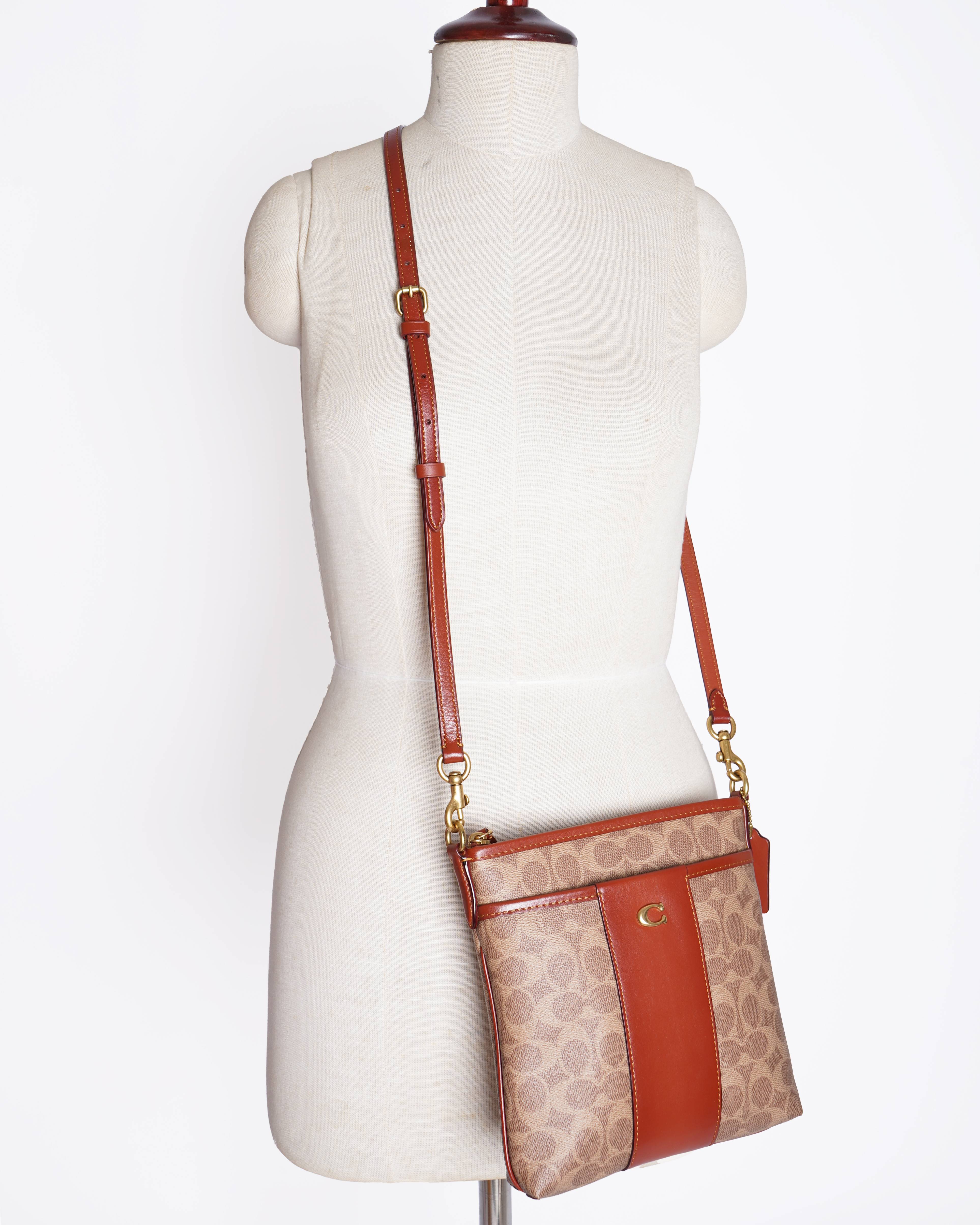 Coach Kitt messenger crossbody in signature canvas