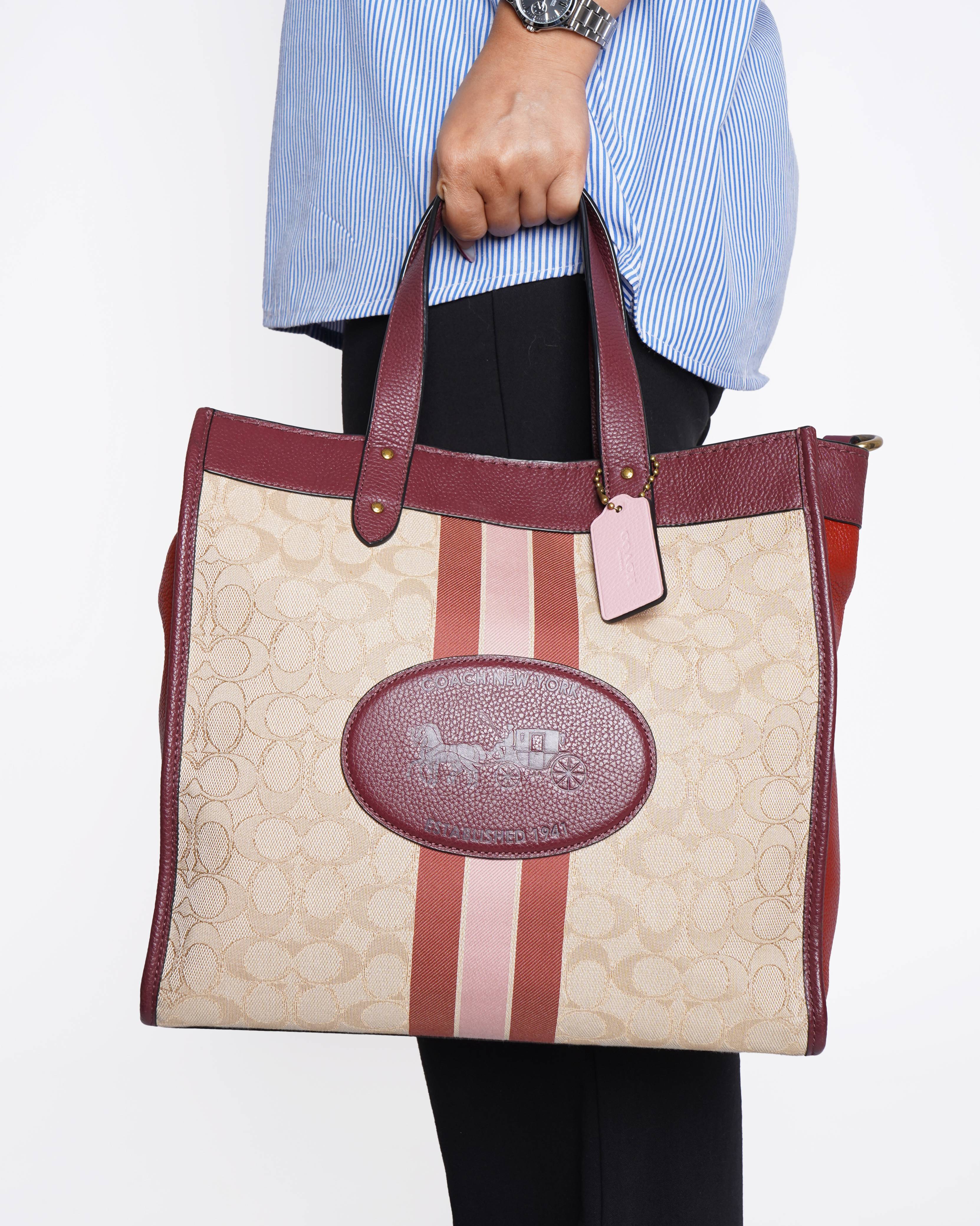 Coach signature jacquard field tote Bag