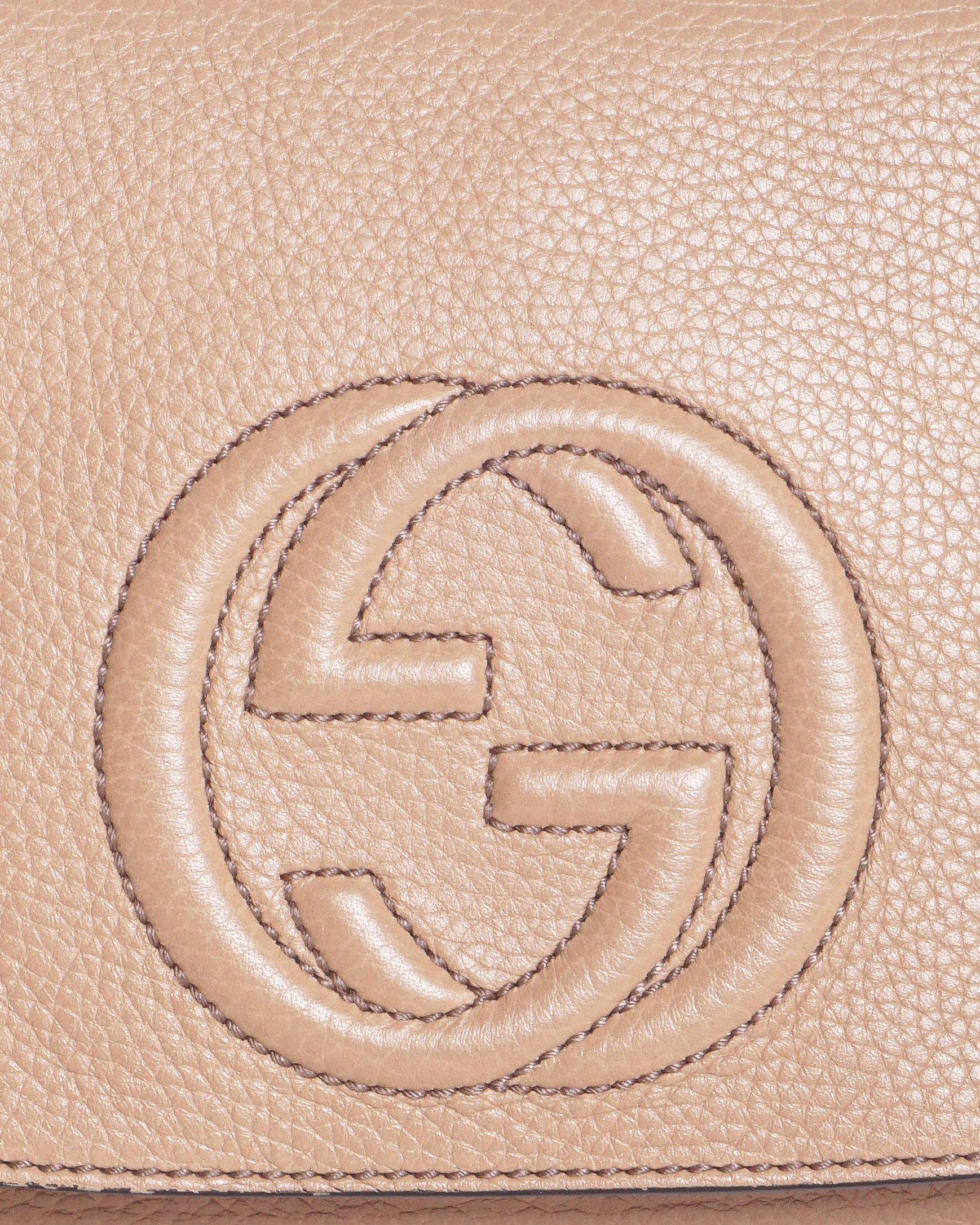 Gucci Soho Beige Pebbled Leather Interlocking G Flap crossbody bag