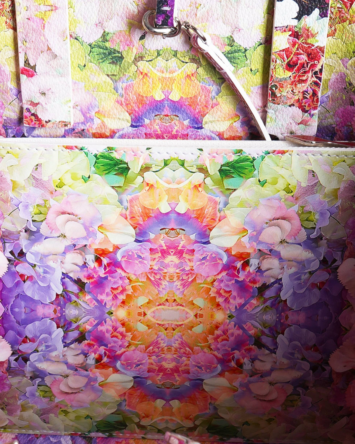 New Christian Louboutin Damen Tote Cabata