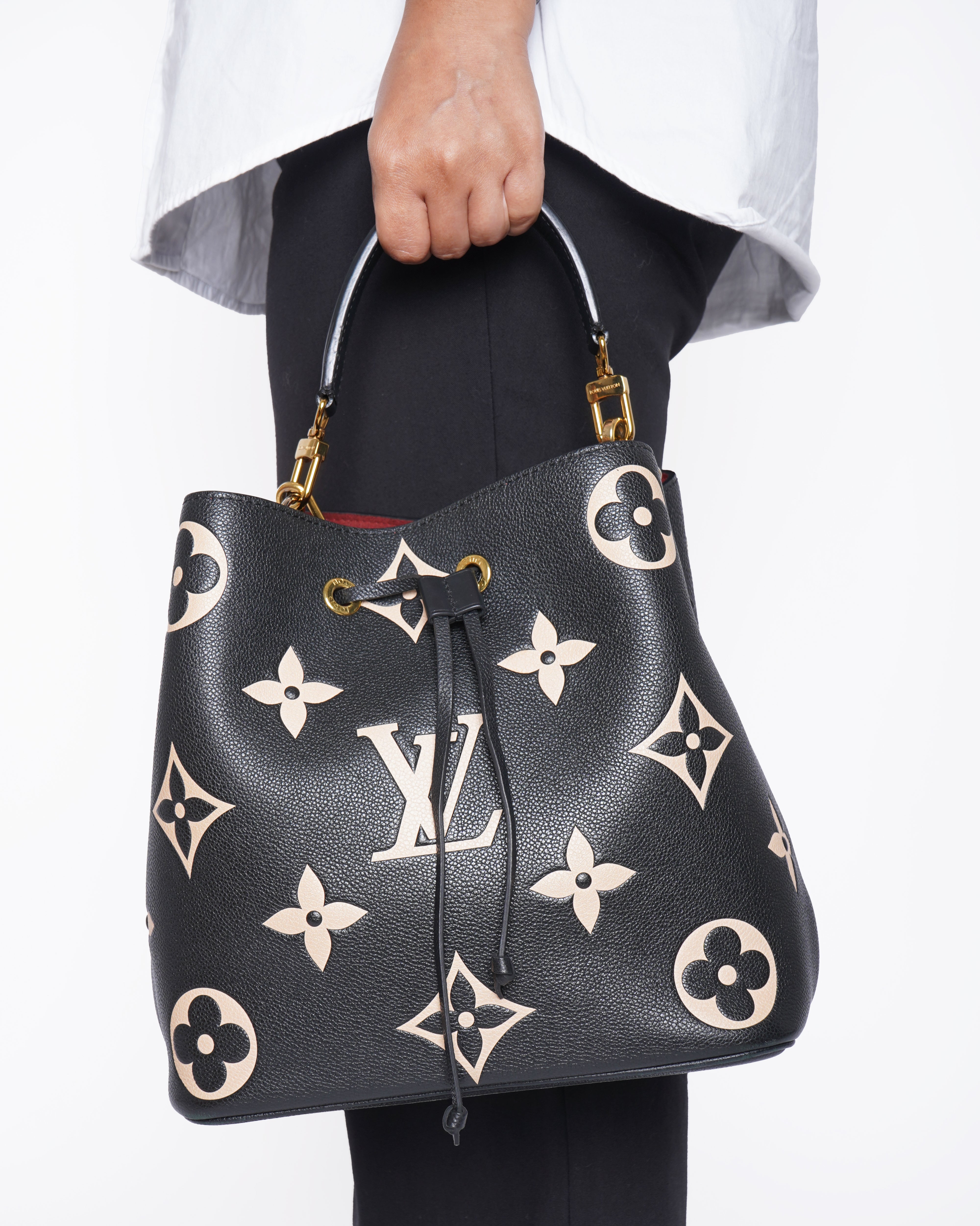 New Louis Vuitton NeoNoe MM Bicolor Monogram Empreinte Leather Handbag