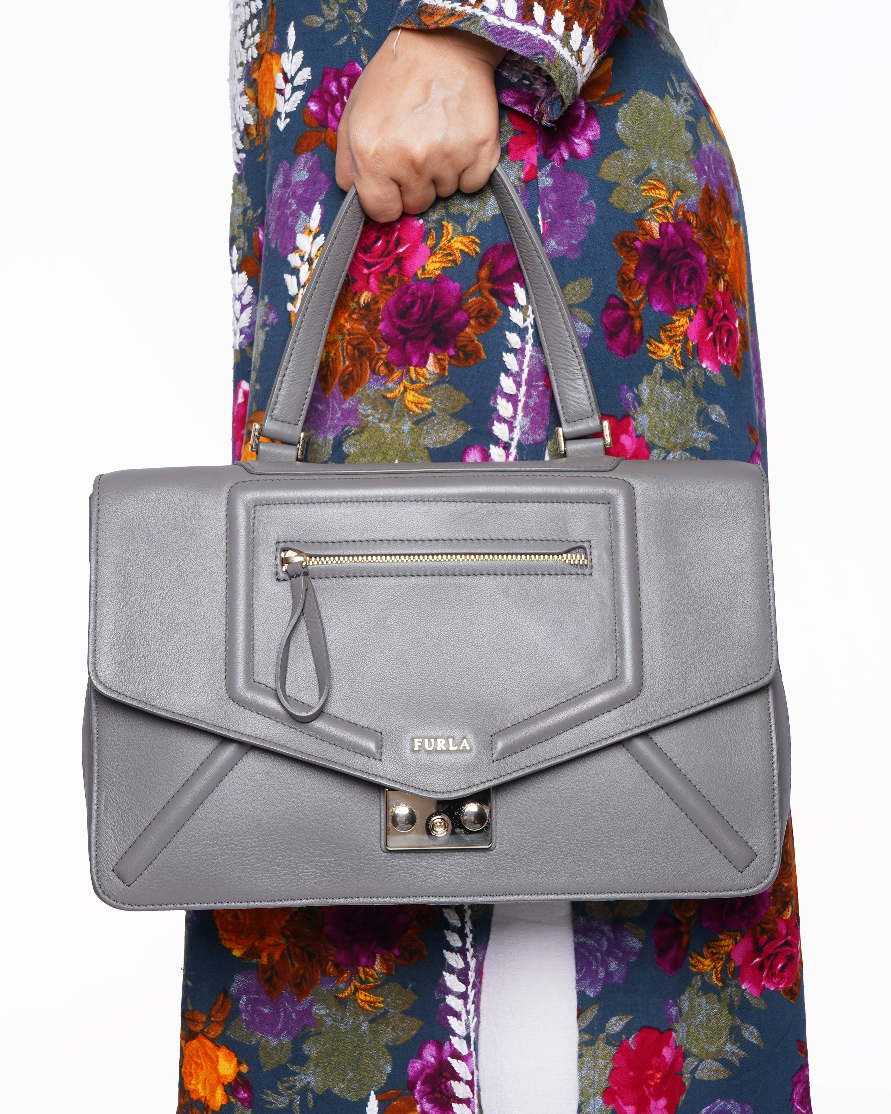 Furla 
Alice Leather Shoulder Bag in Grey