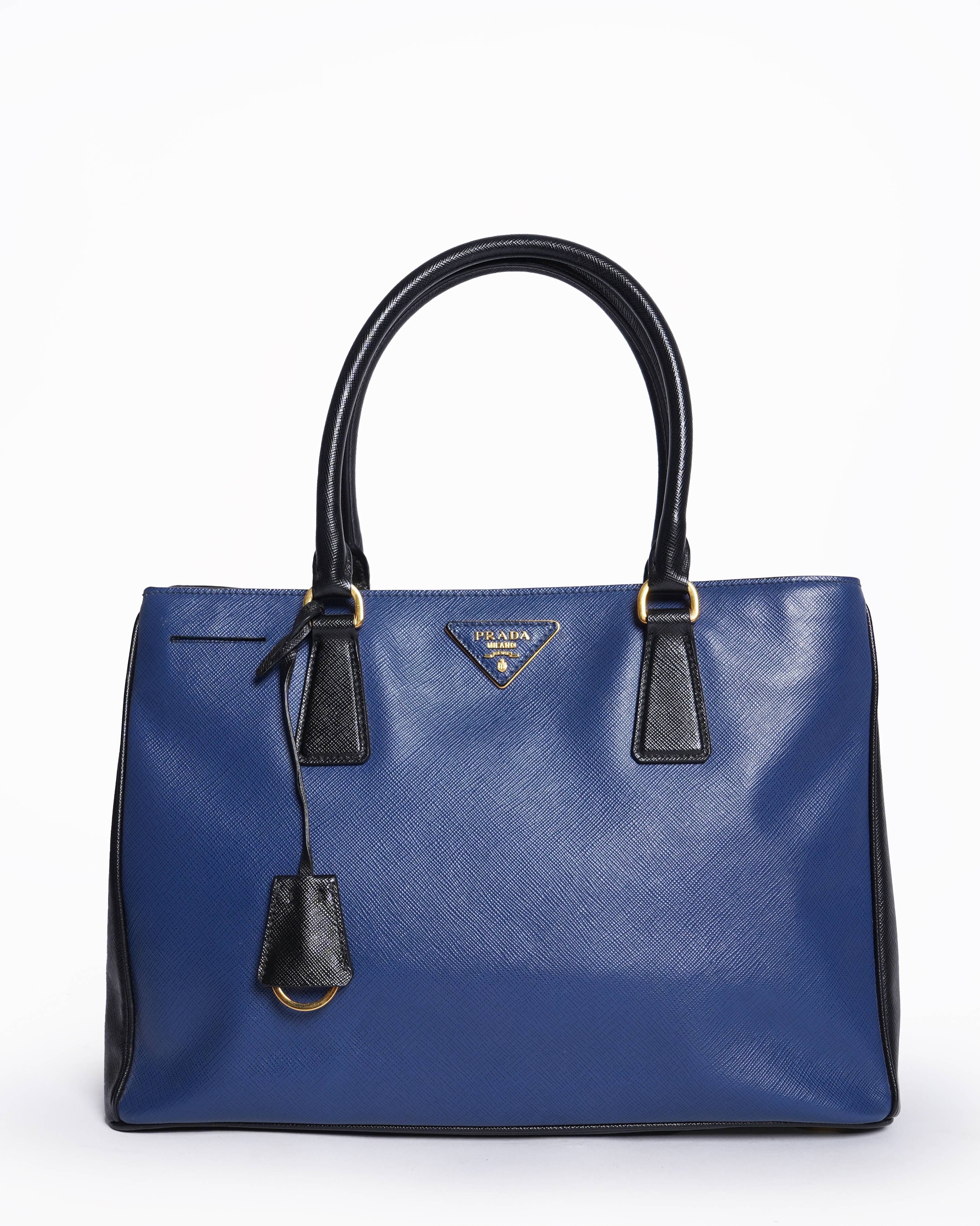 Prada 
Saffiano Leather Galleria Tote Bag