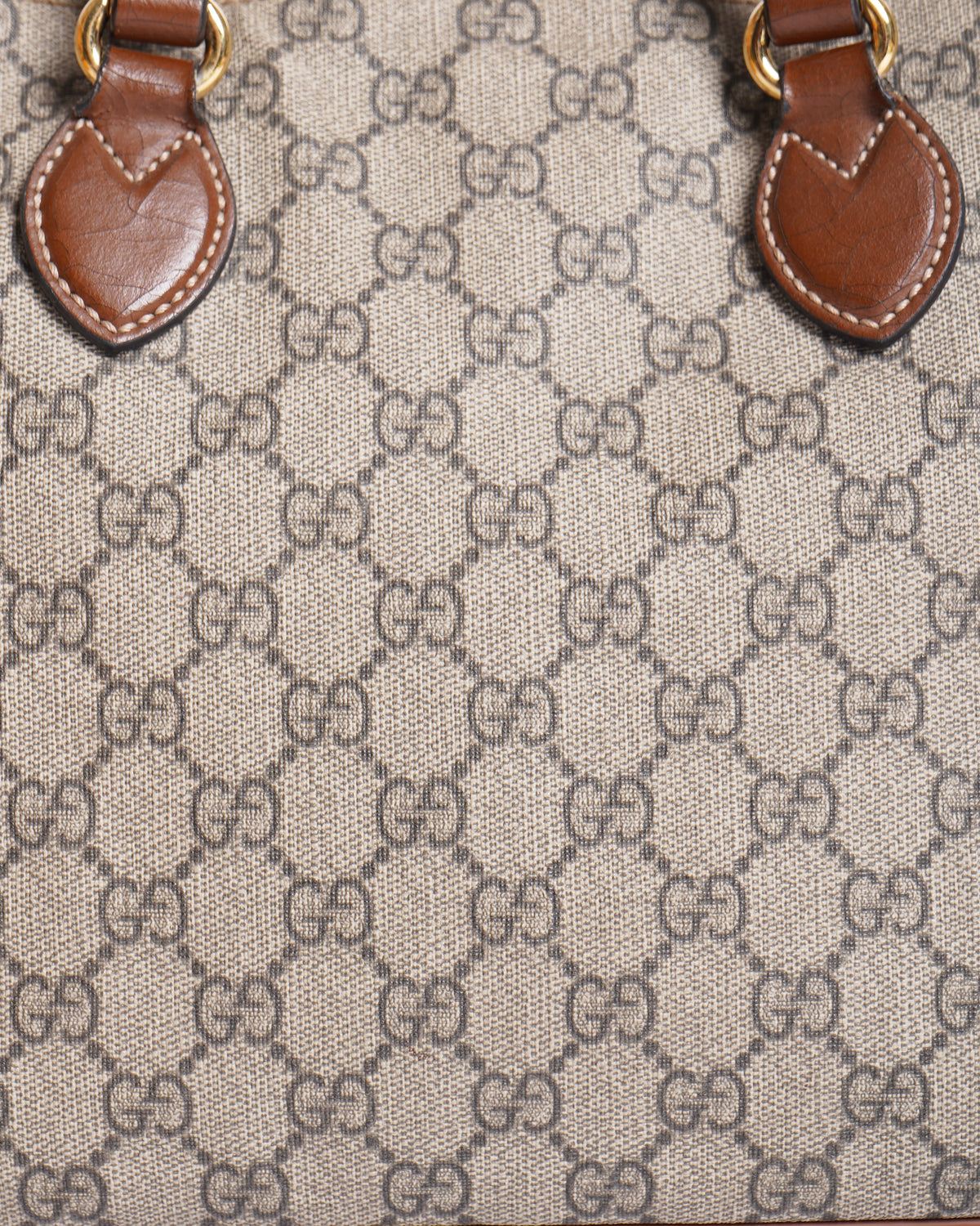 Gucci GG Supreme Shoulder Bag WIth Crossbody Strap