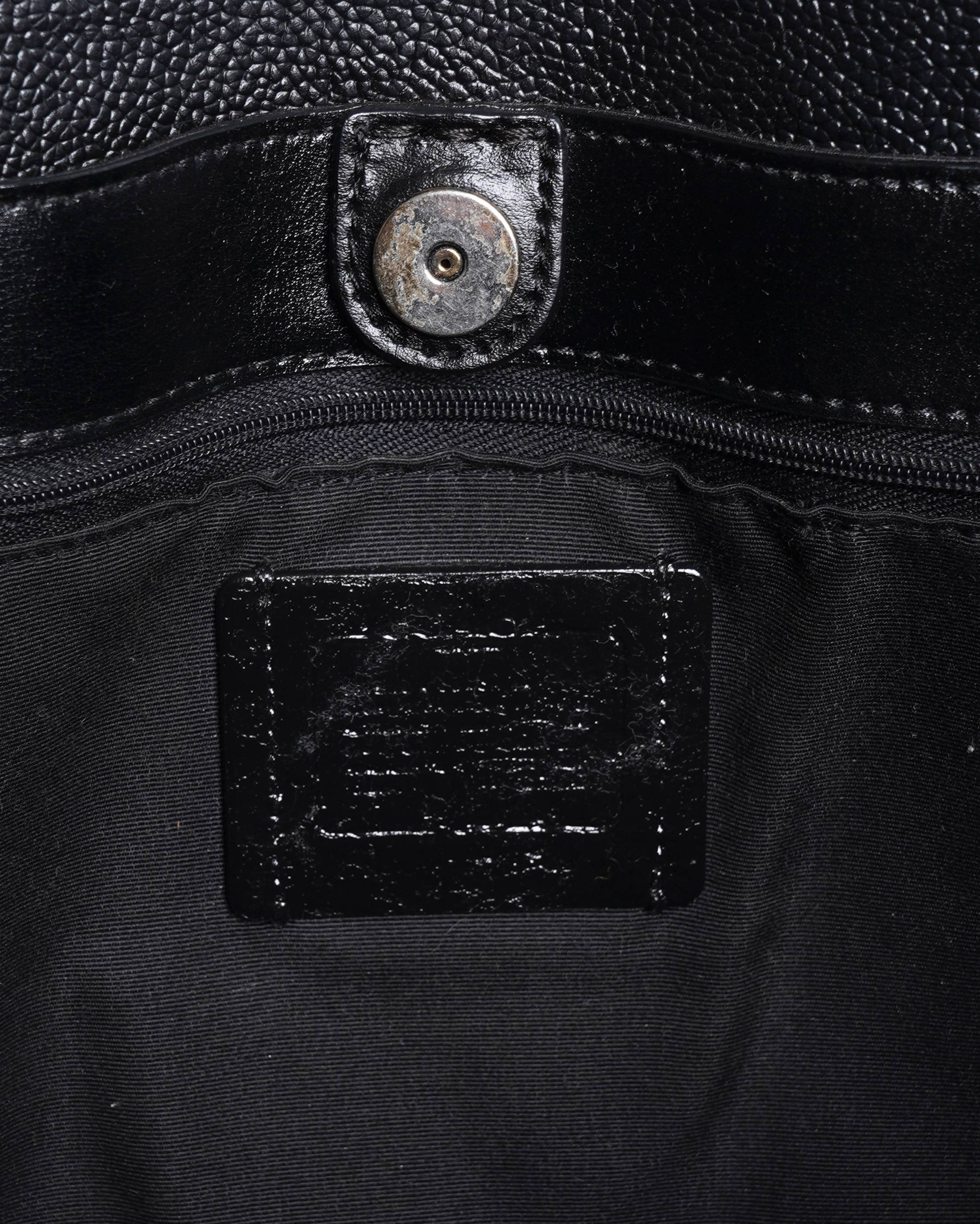 Coach 
Signature Coated Canvas Avenue Tote