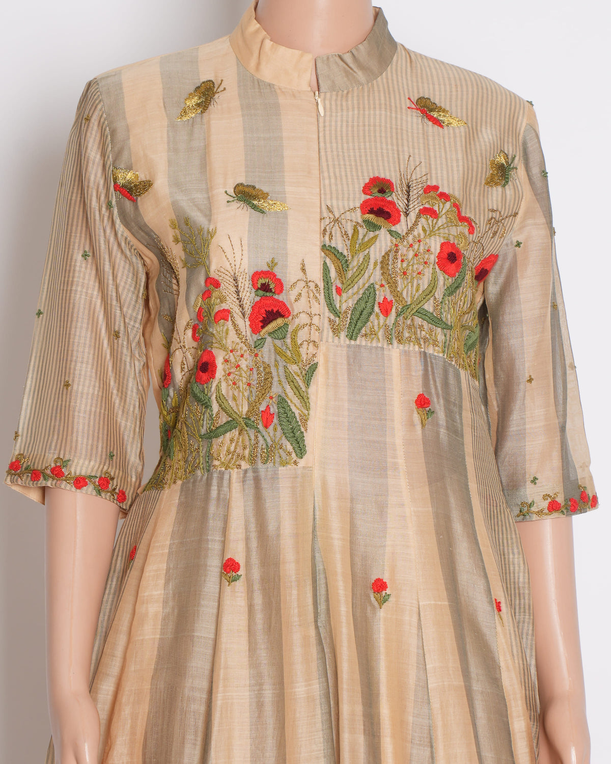 Neeta Bhargava Set of Two in Floral Thread Work