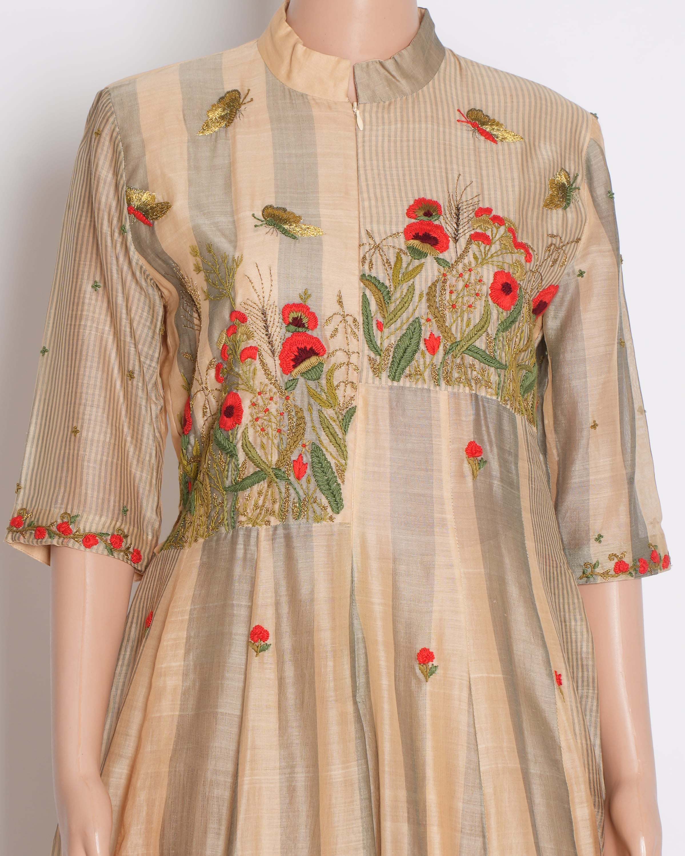 Neeta Bhargava Set of Two in Floral Thread Work