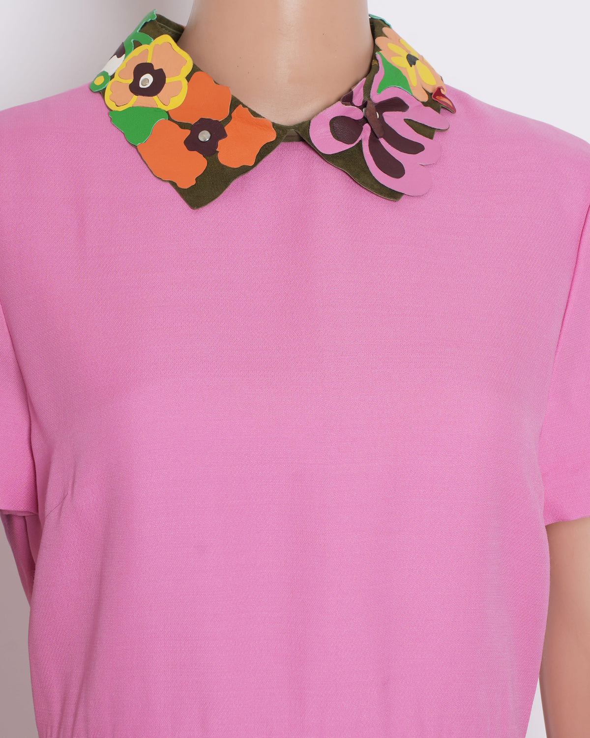 Valentino Pink Wool & Silk Leaher Applique Detail Short Sleeve Dress In Pink