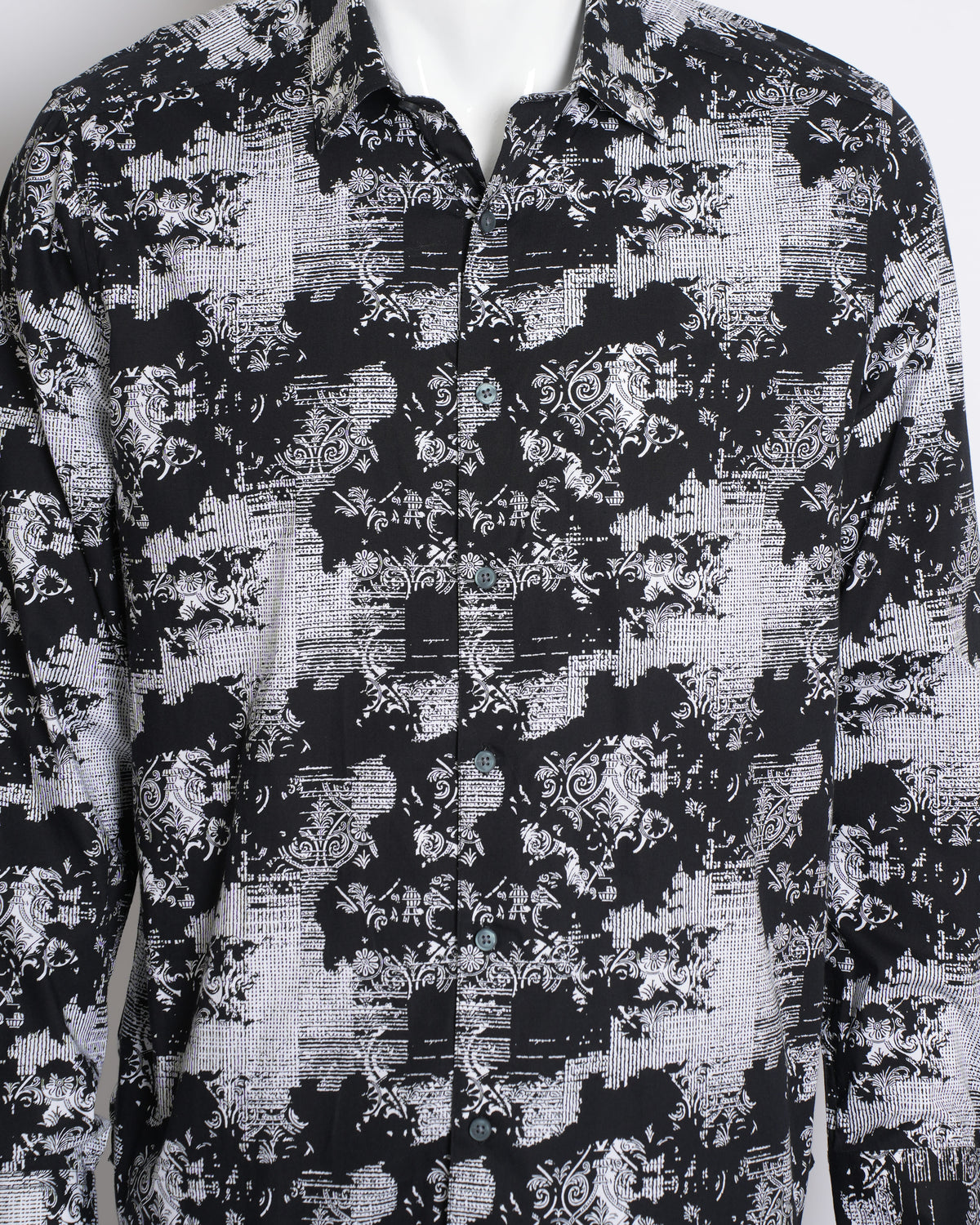 Robert Graham Black & White Button Down Full Sleeve Shirt