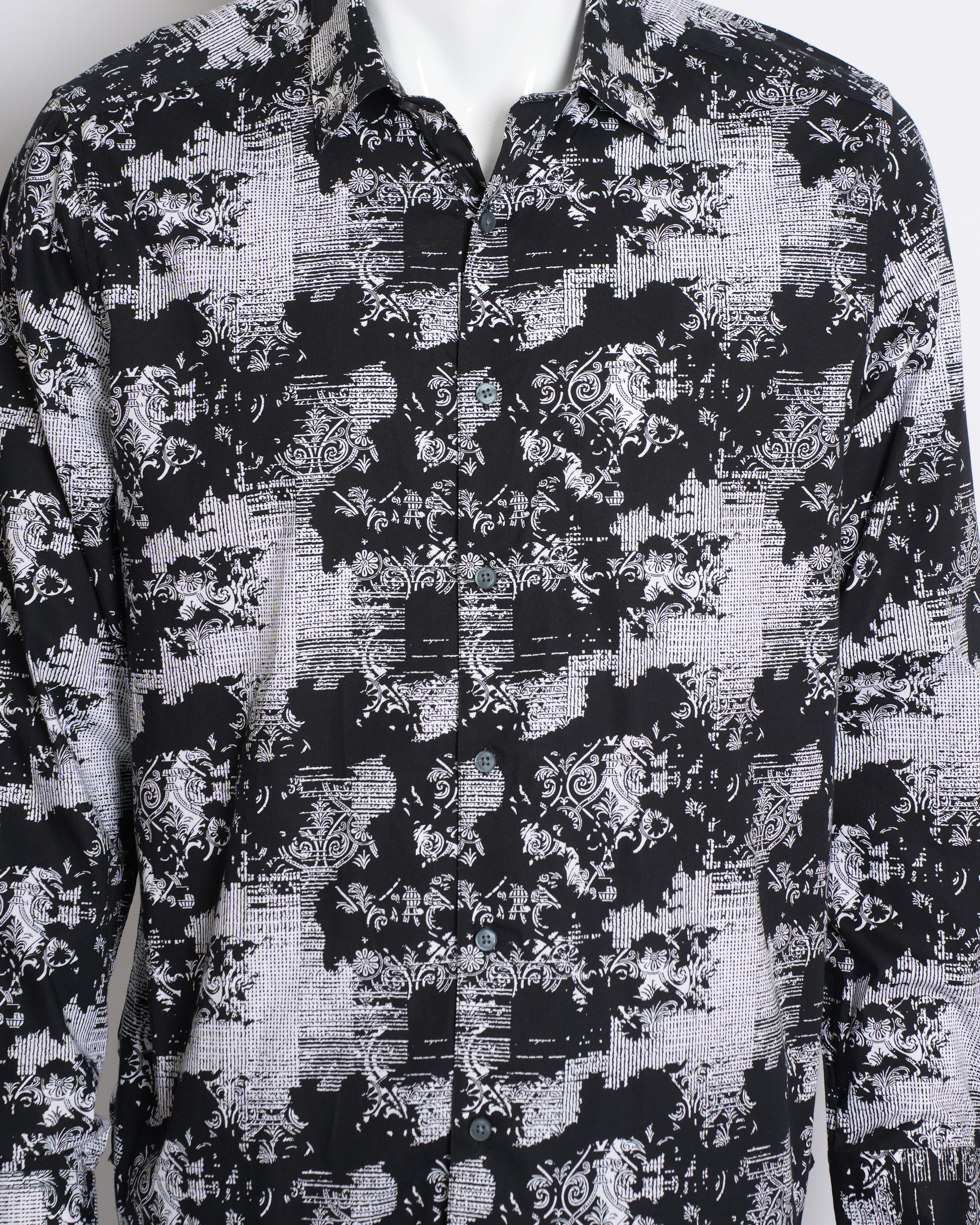Roberto Graham Black & White Button Down Full Sleeve Shirt