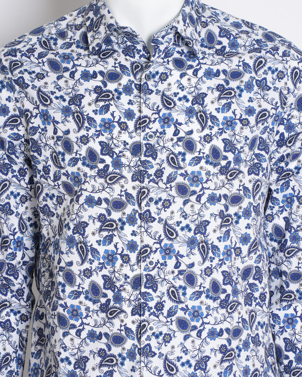Roberto Graham Blue & White Button Down Full Sleeve Shirt In Paisley Print