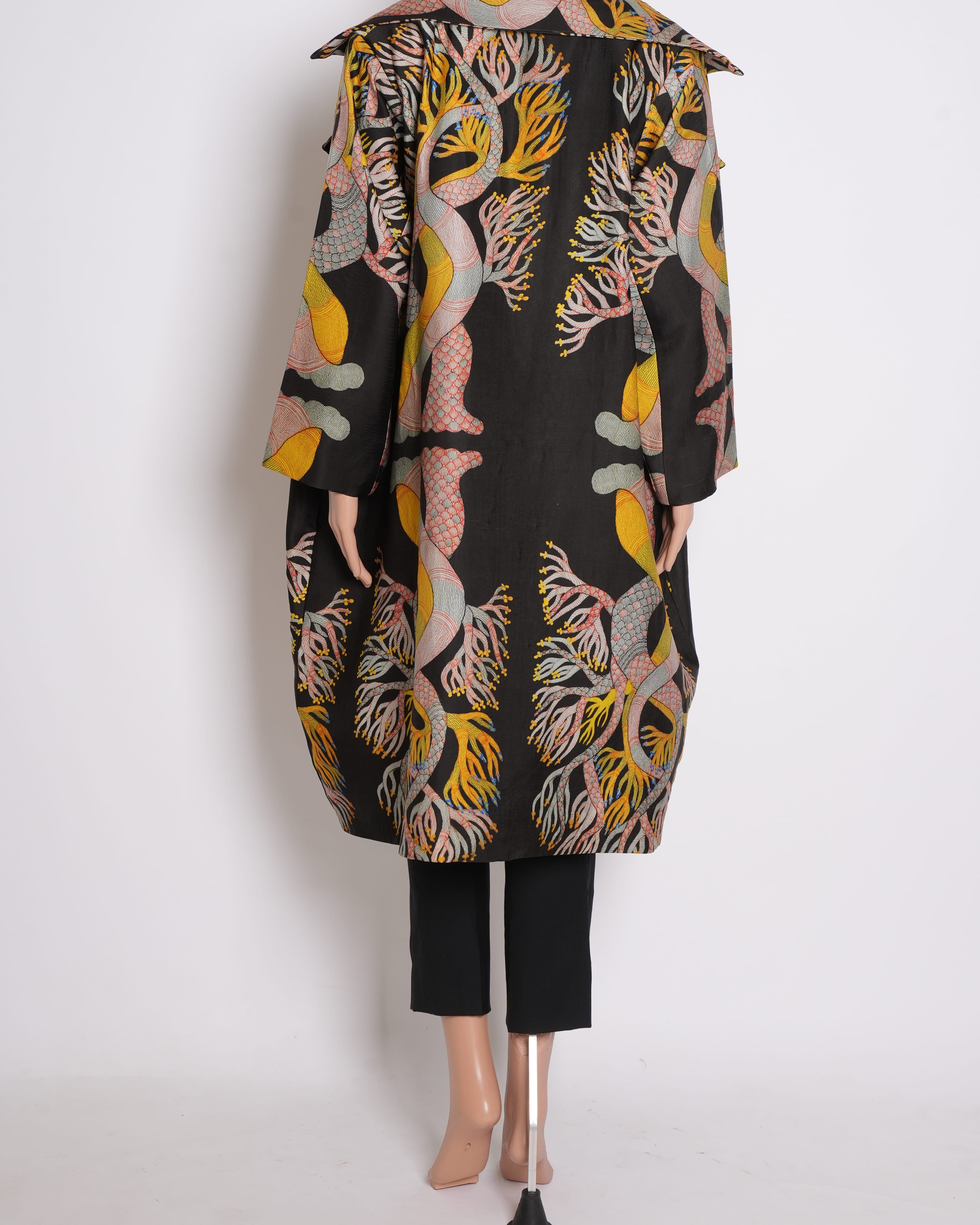 Aarti Vijay Gupta Printed Jacket In Black Base