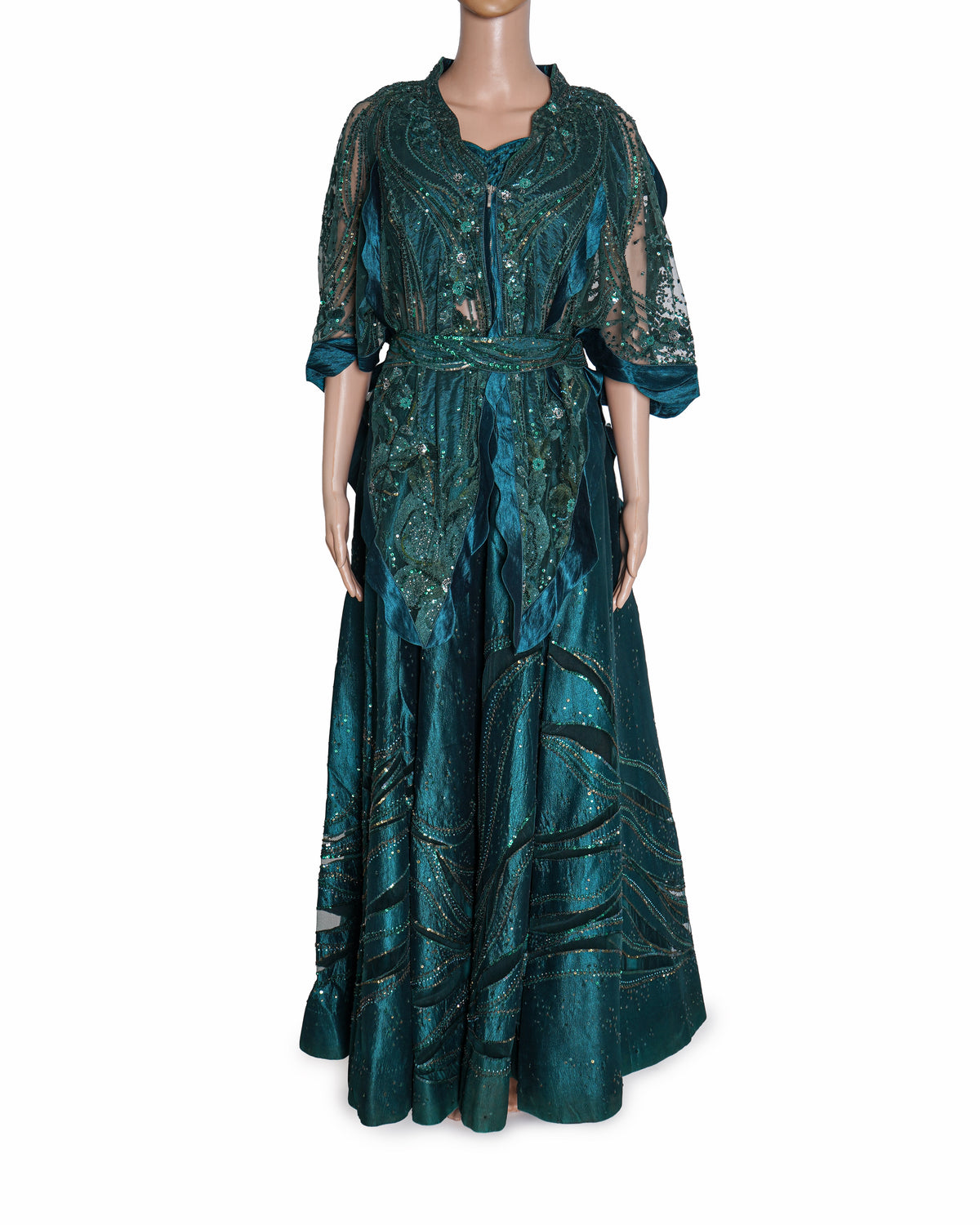 Sulakshana Monga
Green embellished lehanga set of 5