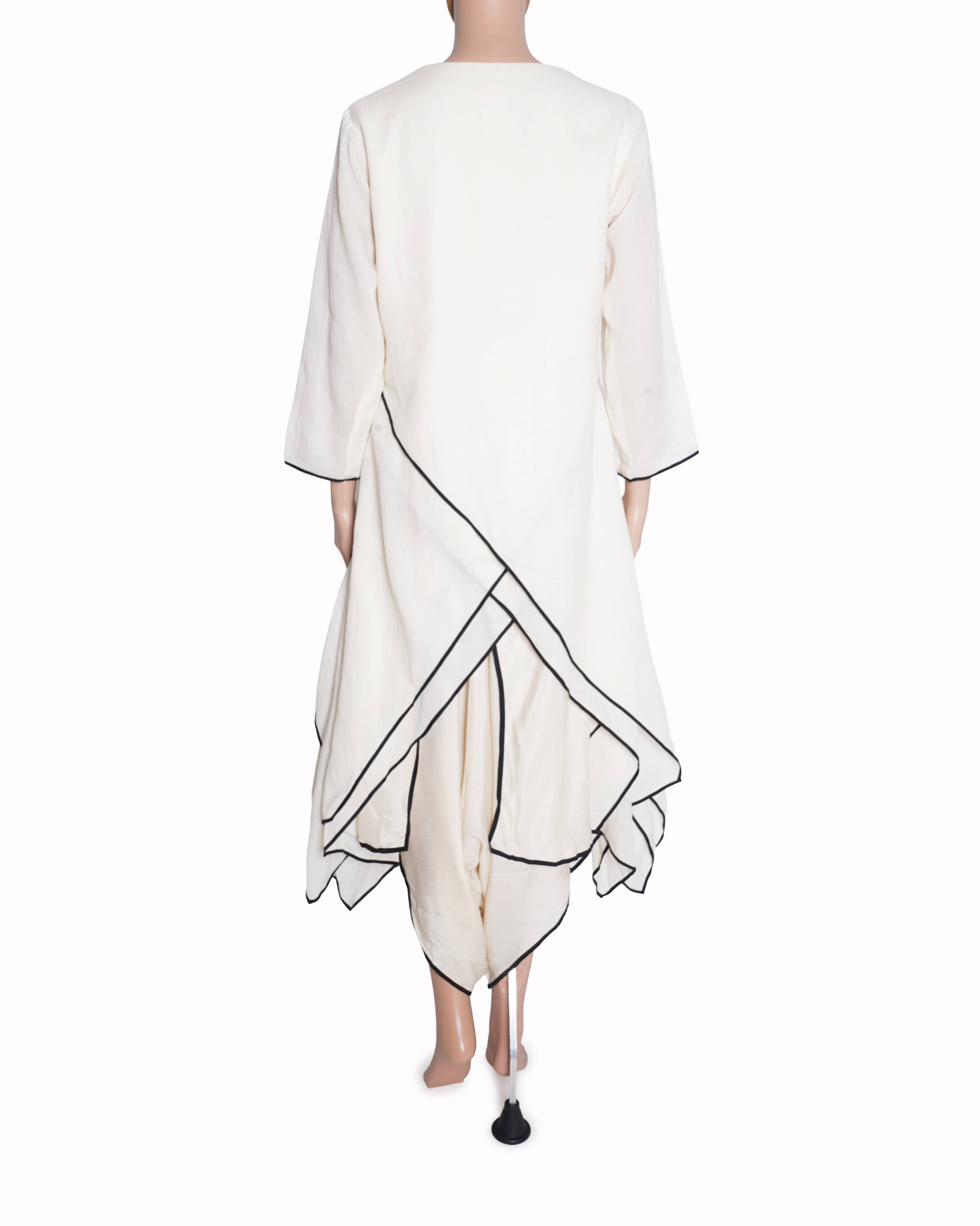 Aikeyah Layered Co-ord Set With Black Accent