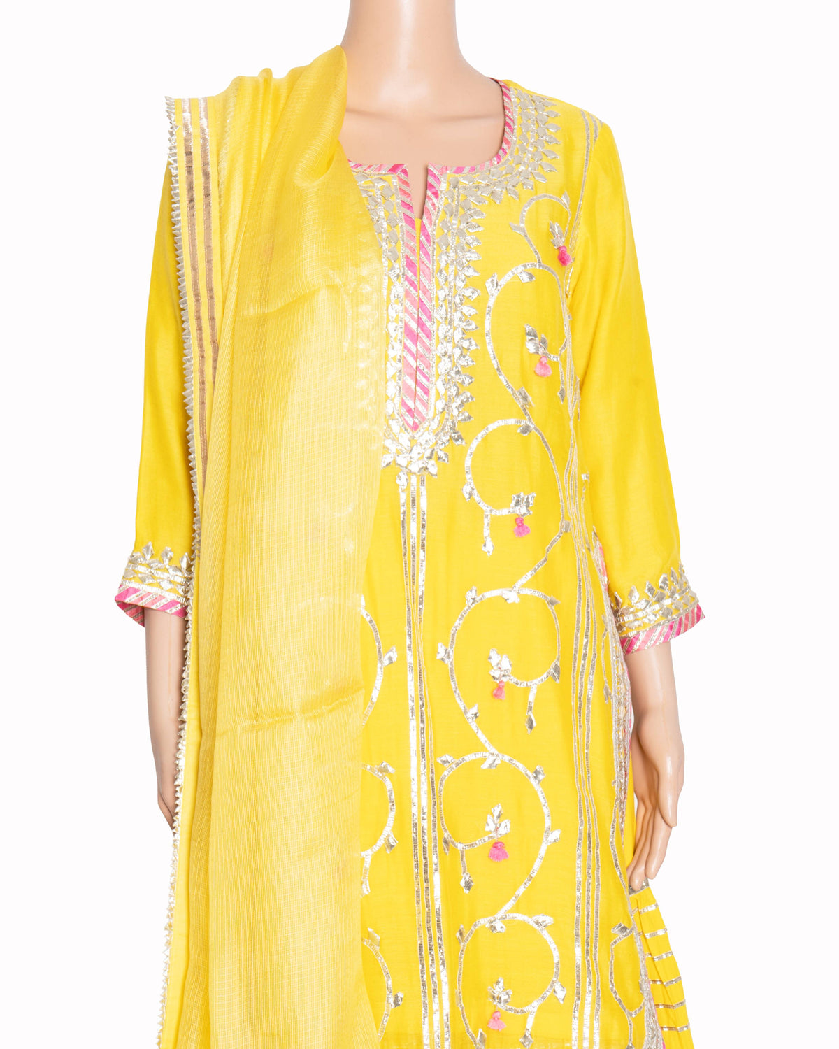 Gopi Vaid Bipasha Basu in Golconda Shiddat Sharara Set