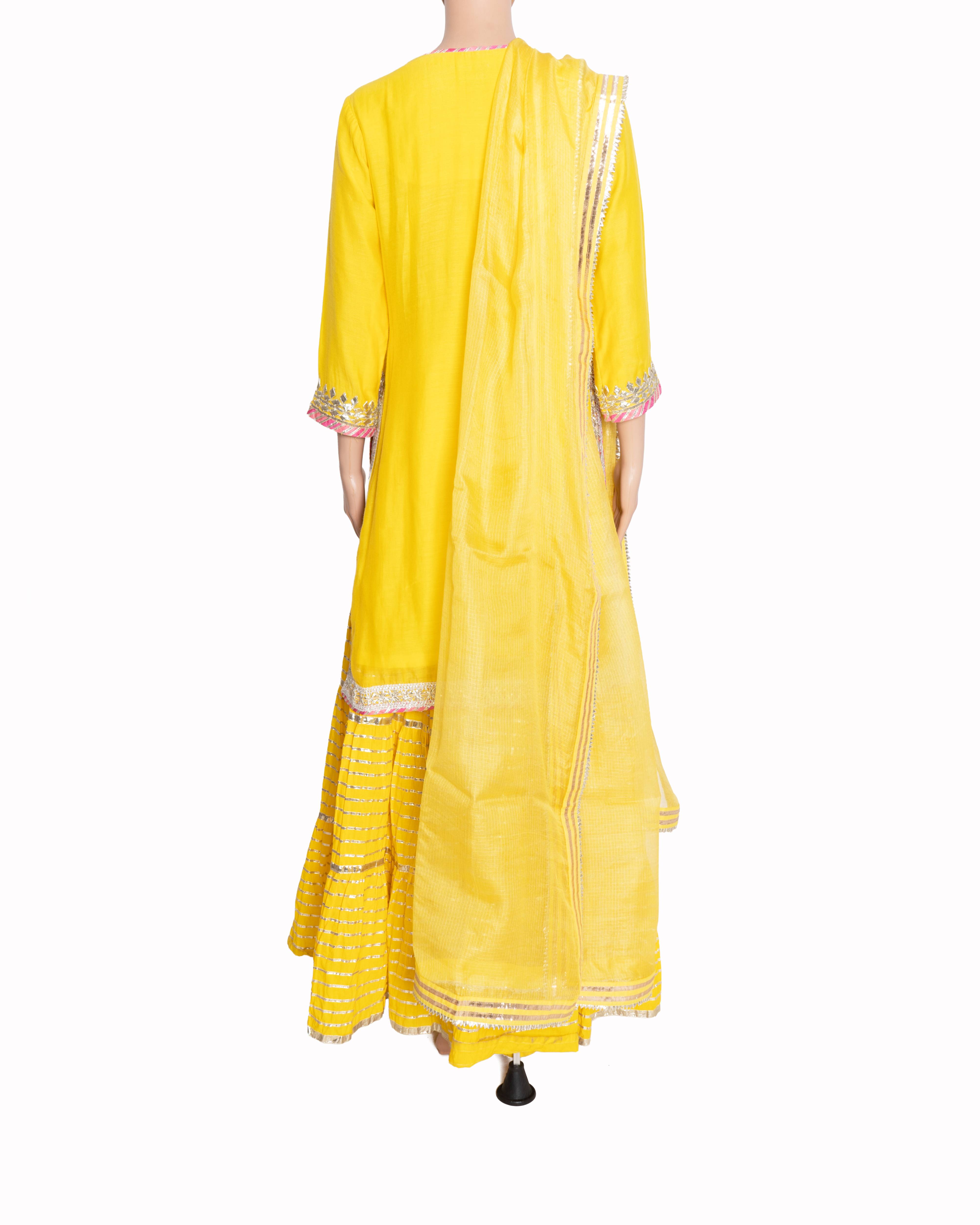 Gopi Vaid Bipasha Basu in Golconda Shiddat Sharara Set