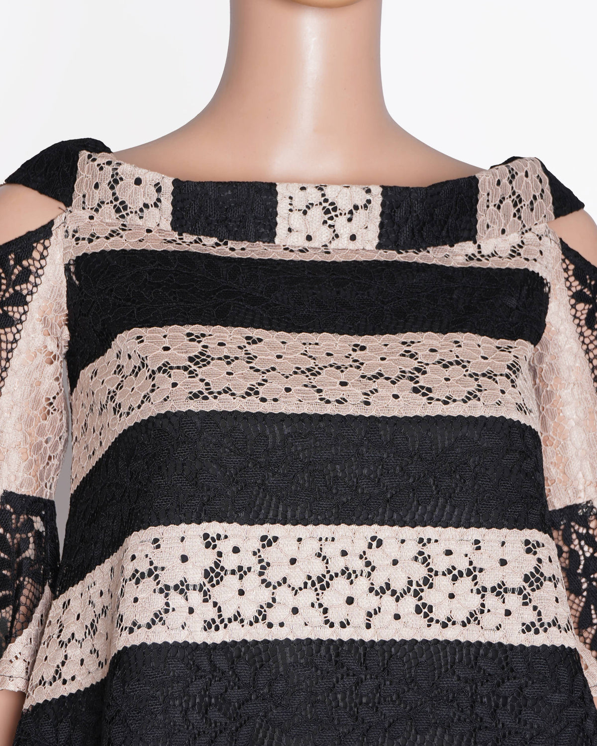 New Cue Lace off-shoulder Top