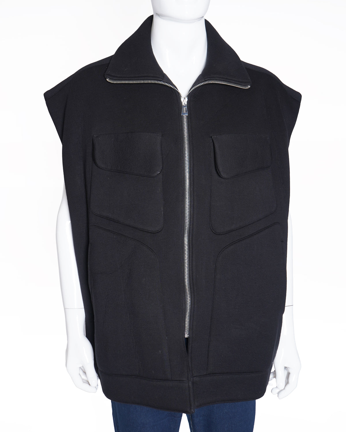 Dhruv Kapoor
Black Oversized Bonded Gilet
(Unisex)